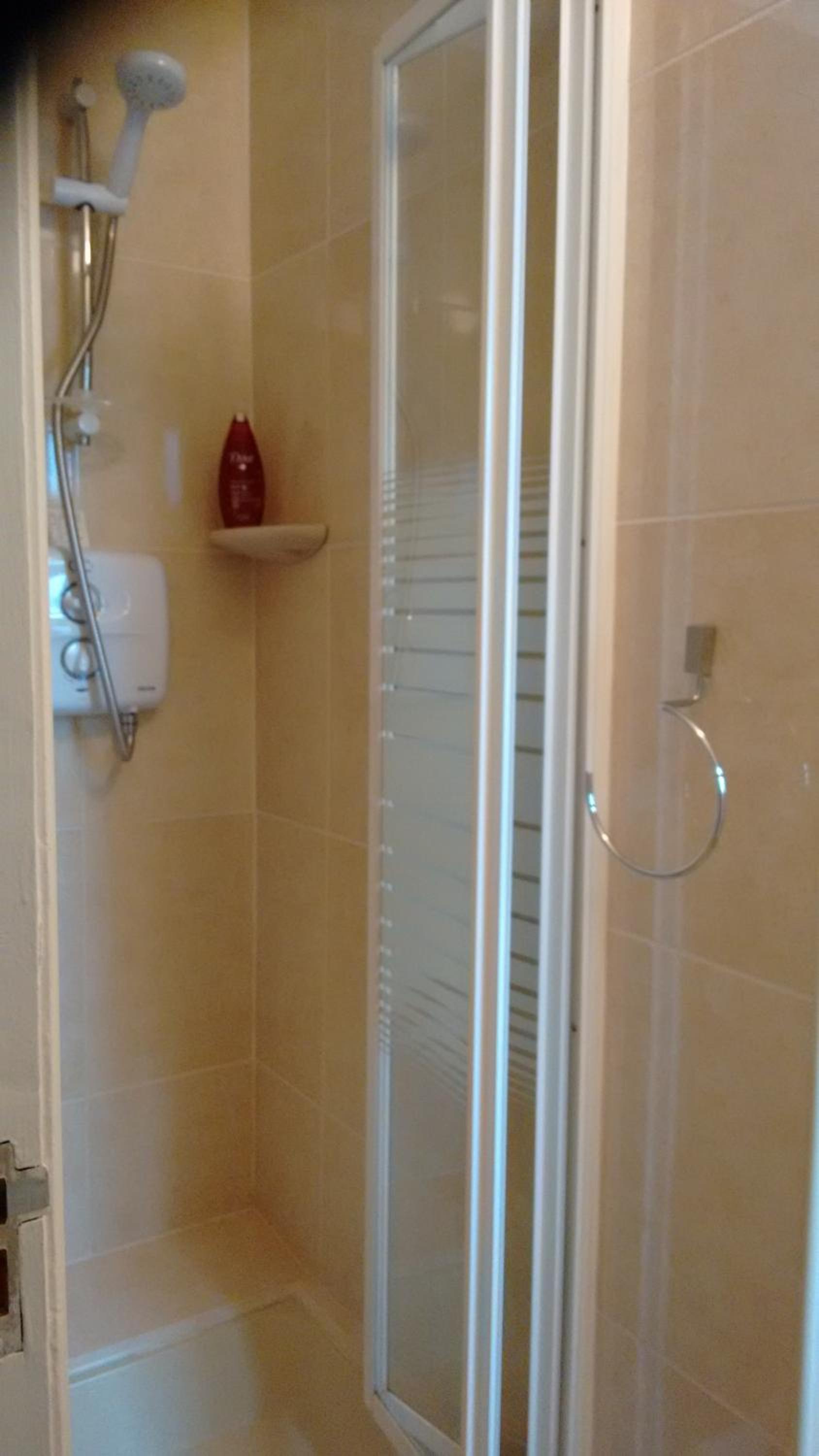 Triple Room with Private Bathroom - Photo 16