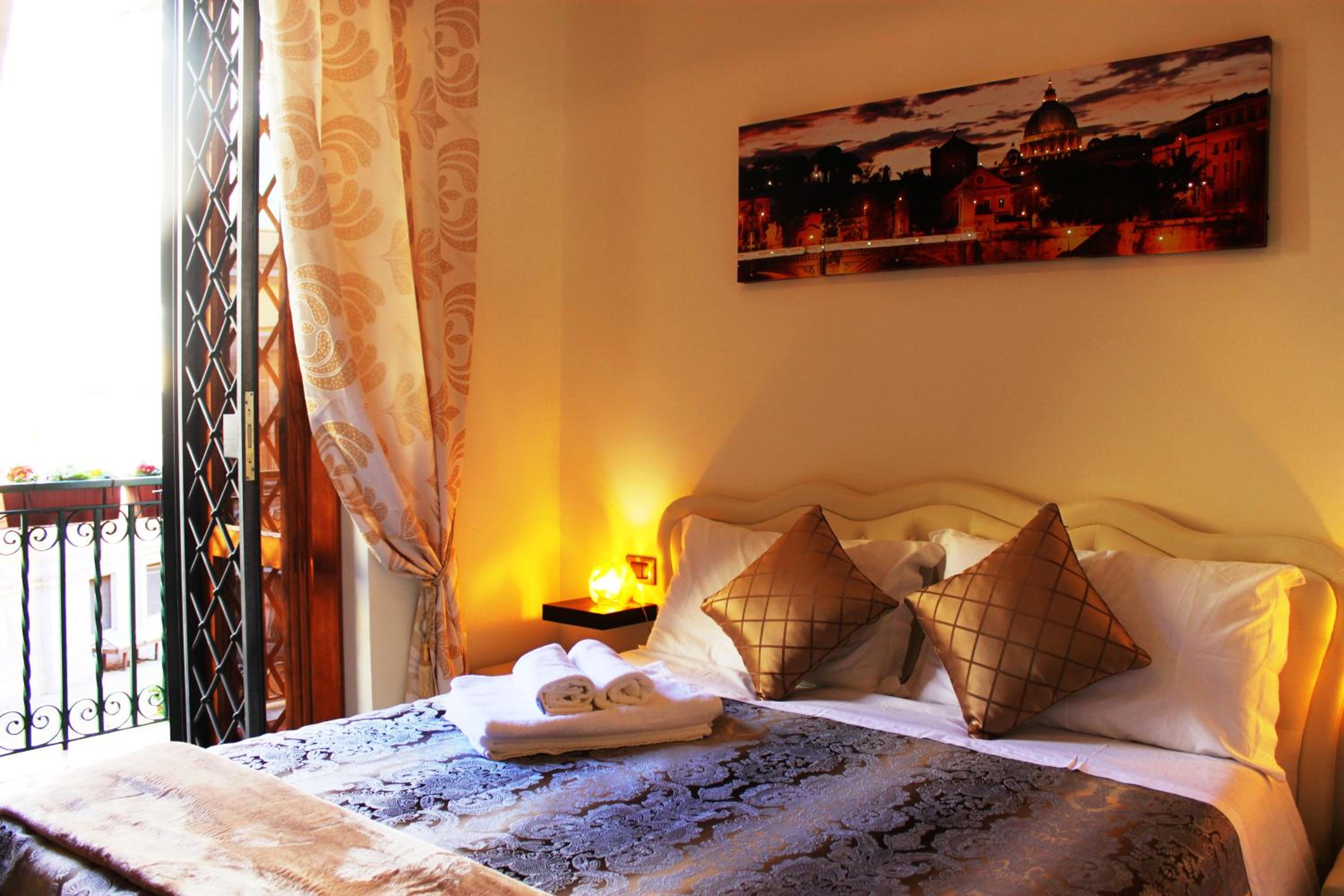 Queen Room with Shared Bathroom