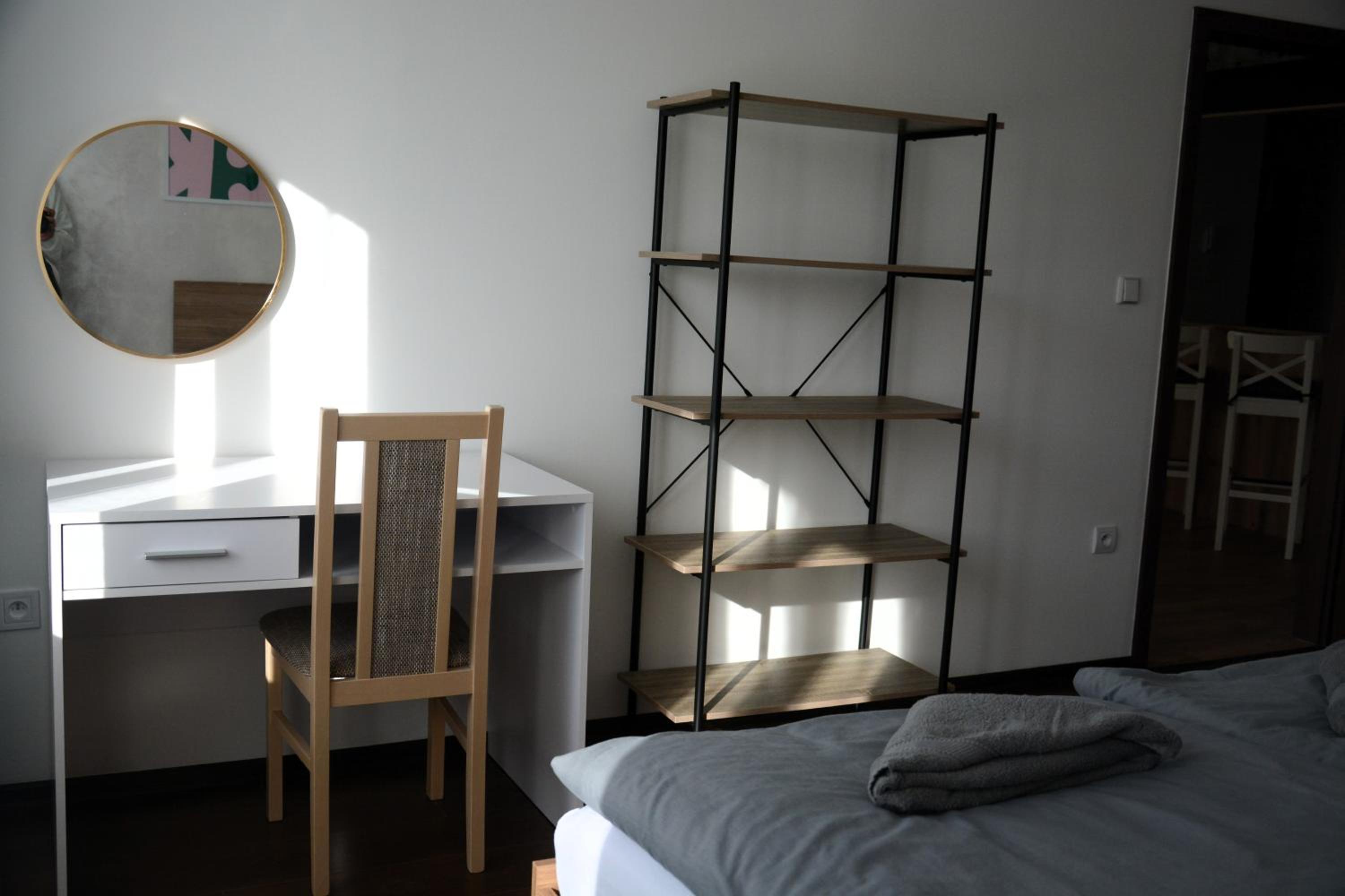 Two-Bedroom Deluxe Apartment with Balcony - Photo 3