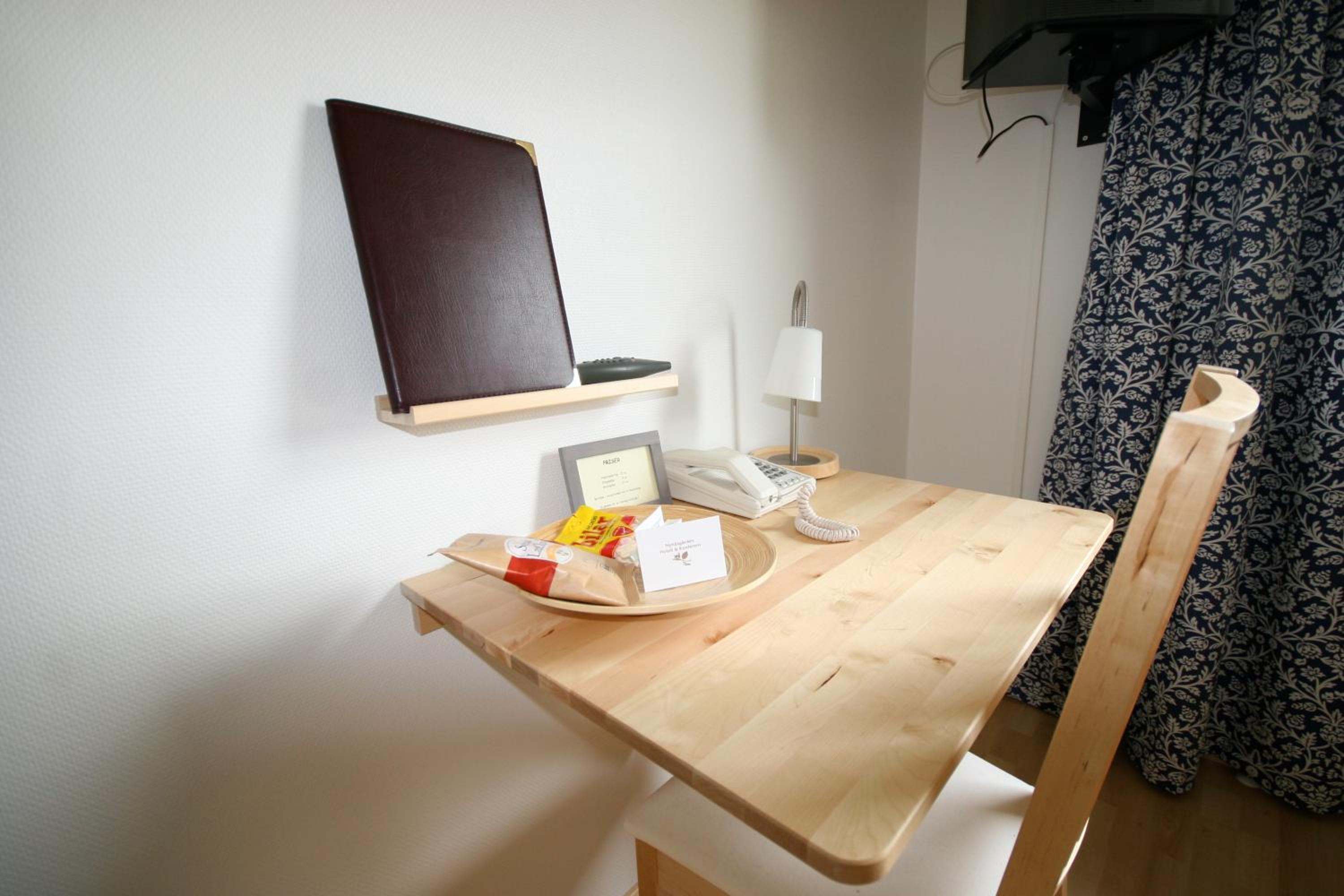 Twin Room - Photo 5