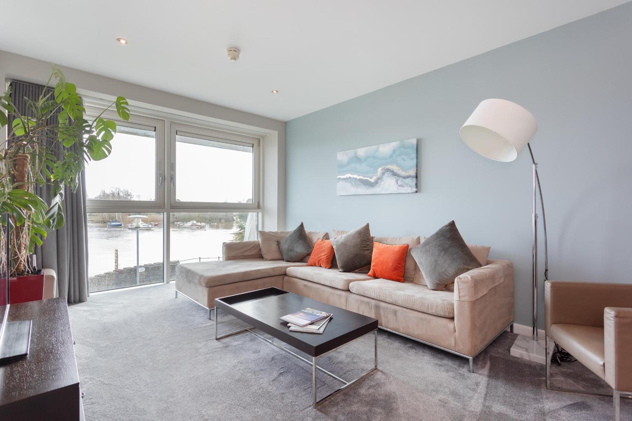 Two-Bedroom Apartment with River View photo 2