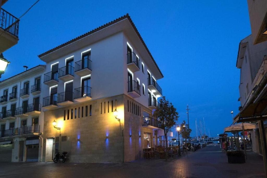Three-Bedroom Deluxe Apartment