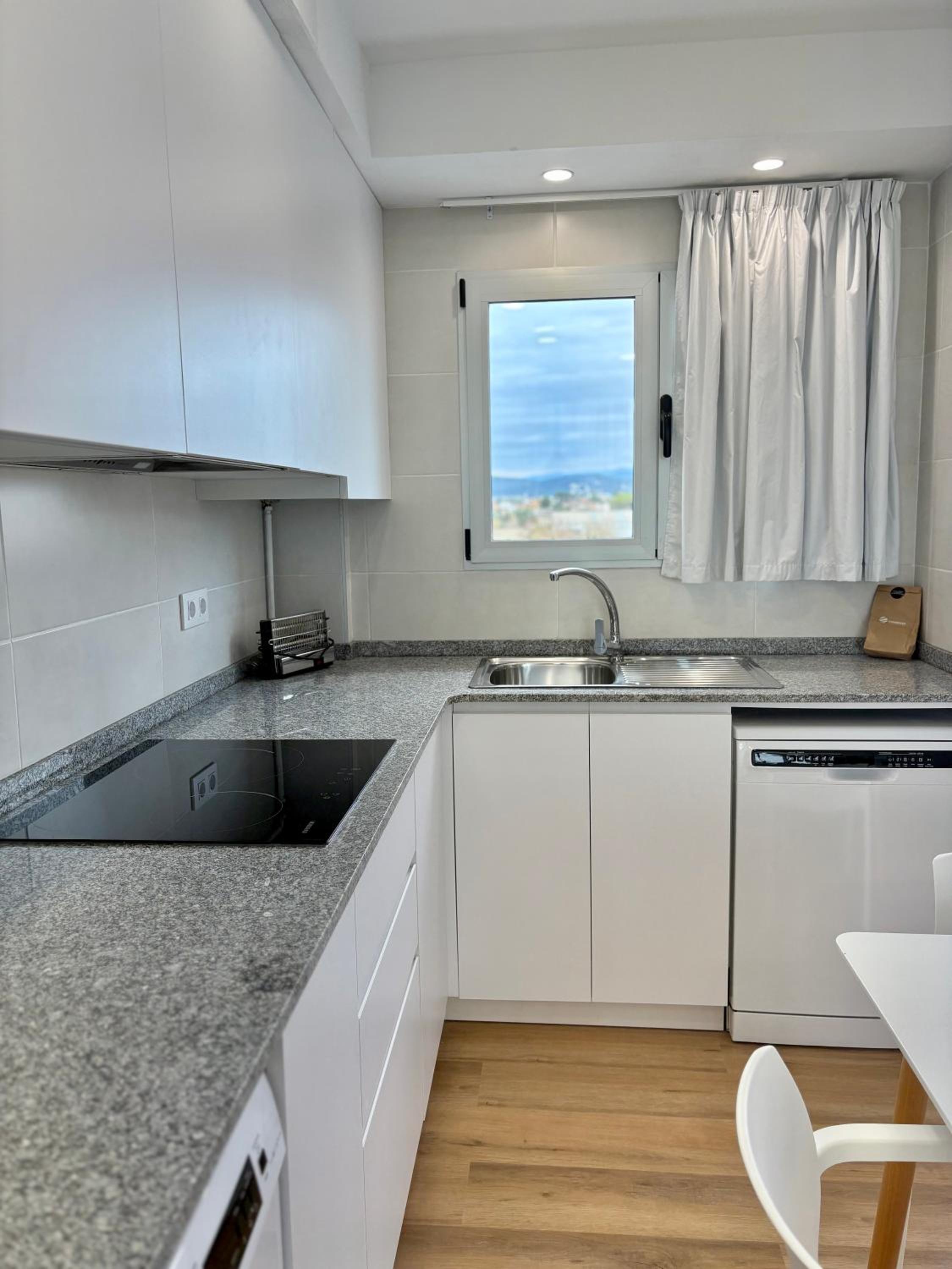 One-Bedroom Premium Apartment photo 3