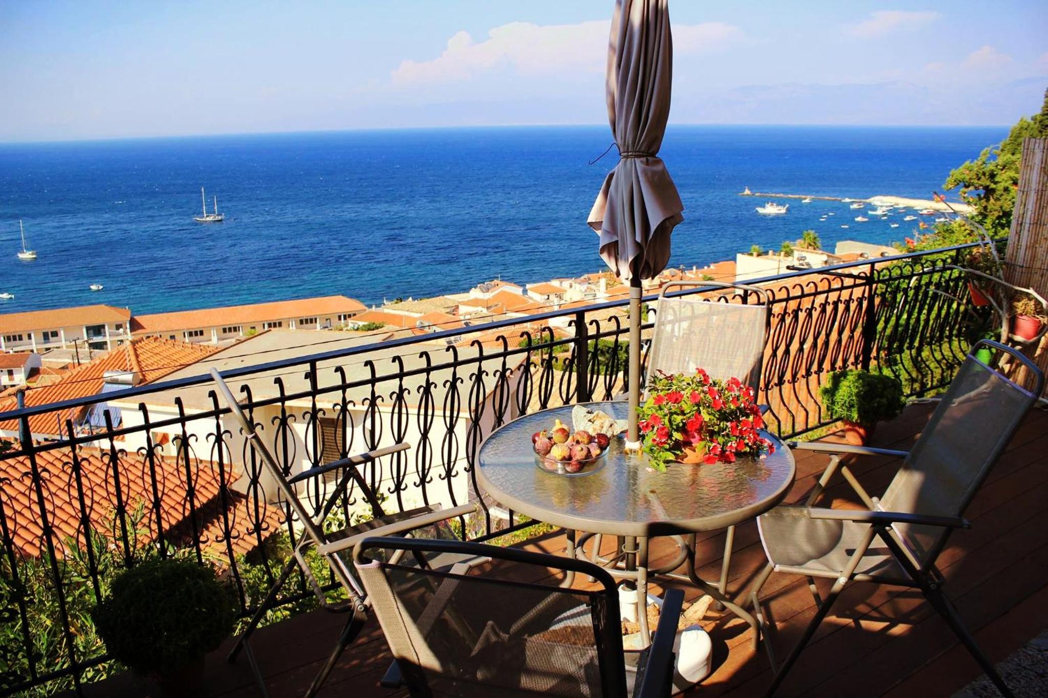 Deluxe Triple Room with Sea View photo 2