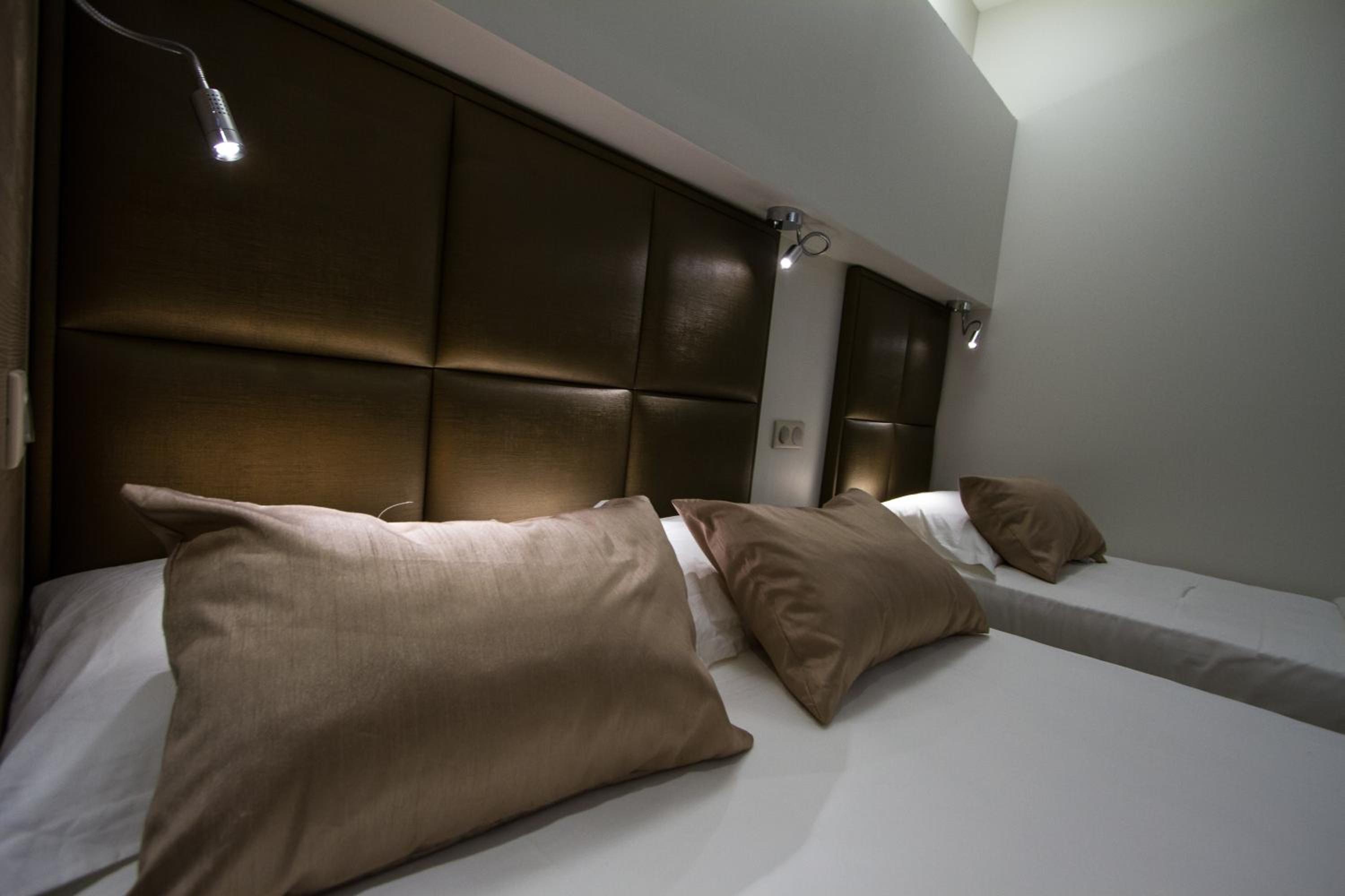 Premium Triple Room photo 3