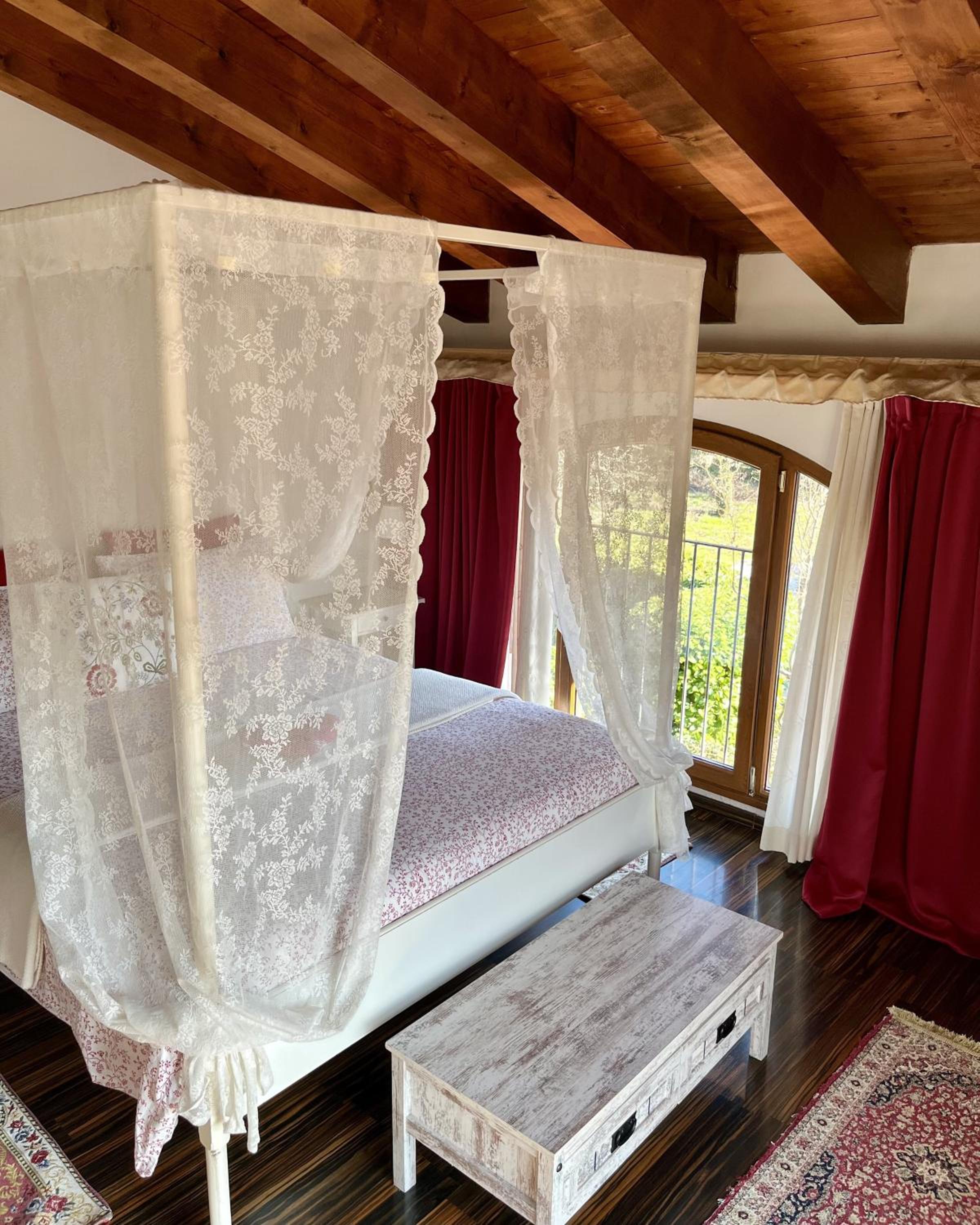 Large Double Room photo 1