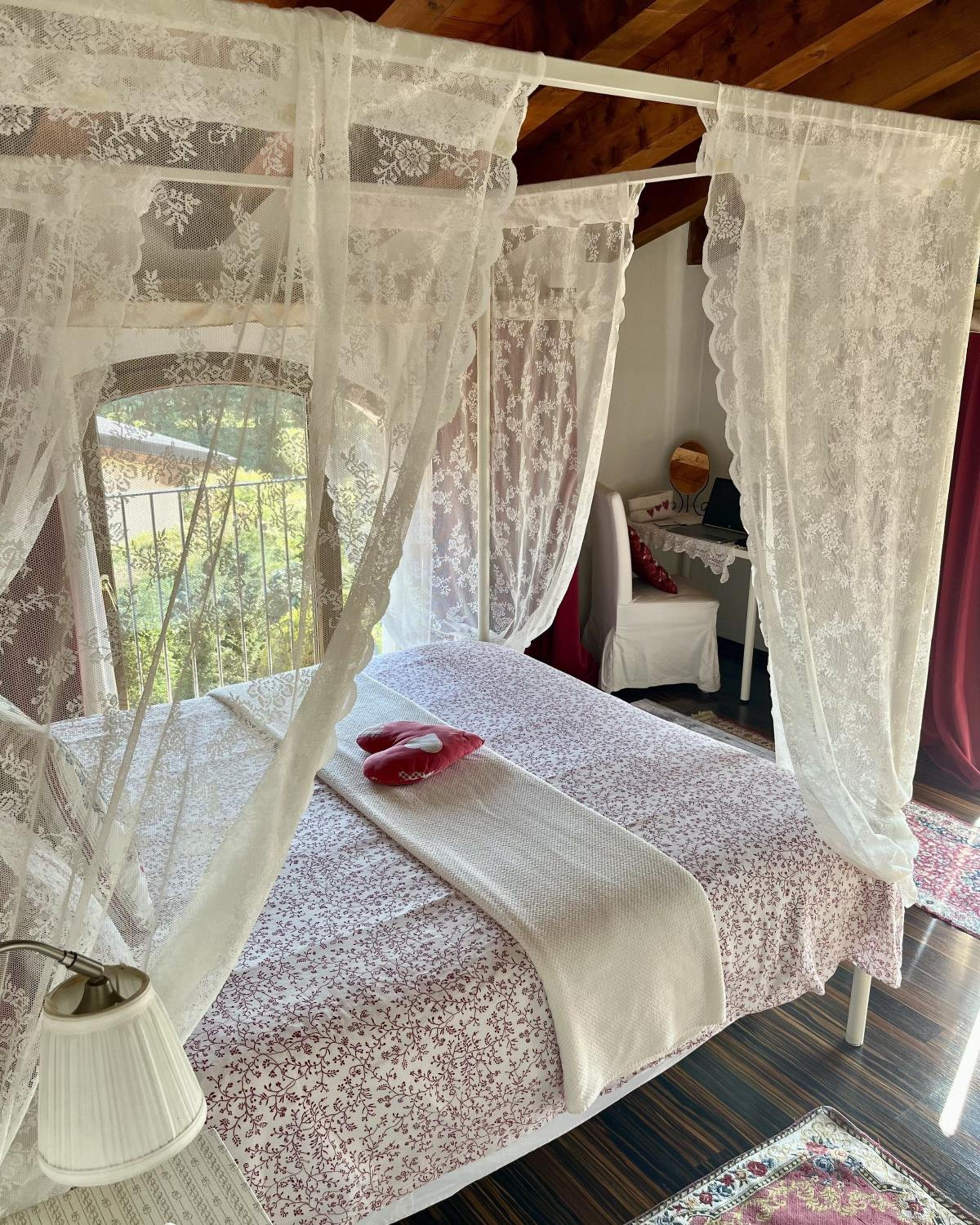 Large Double Room photo 2