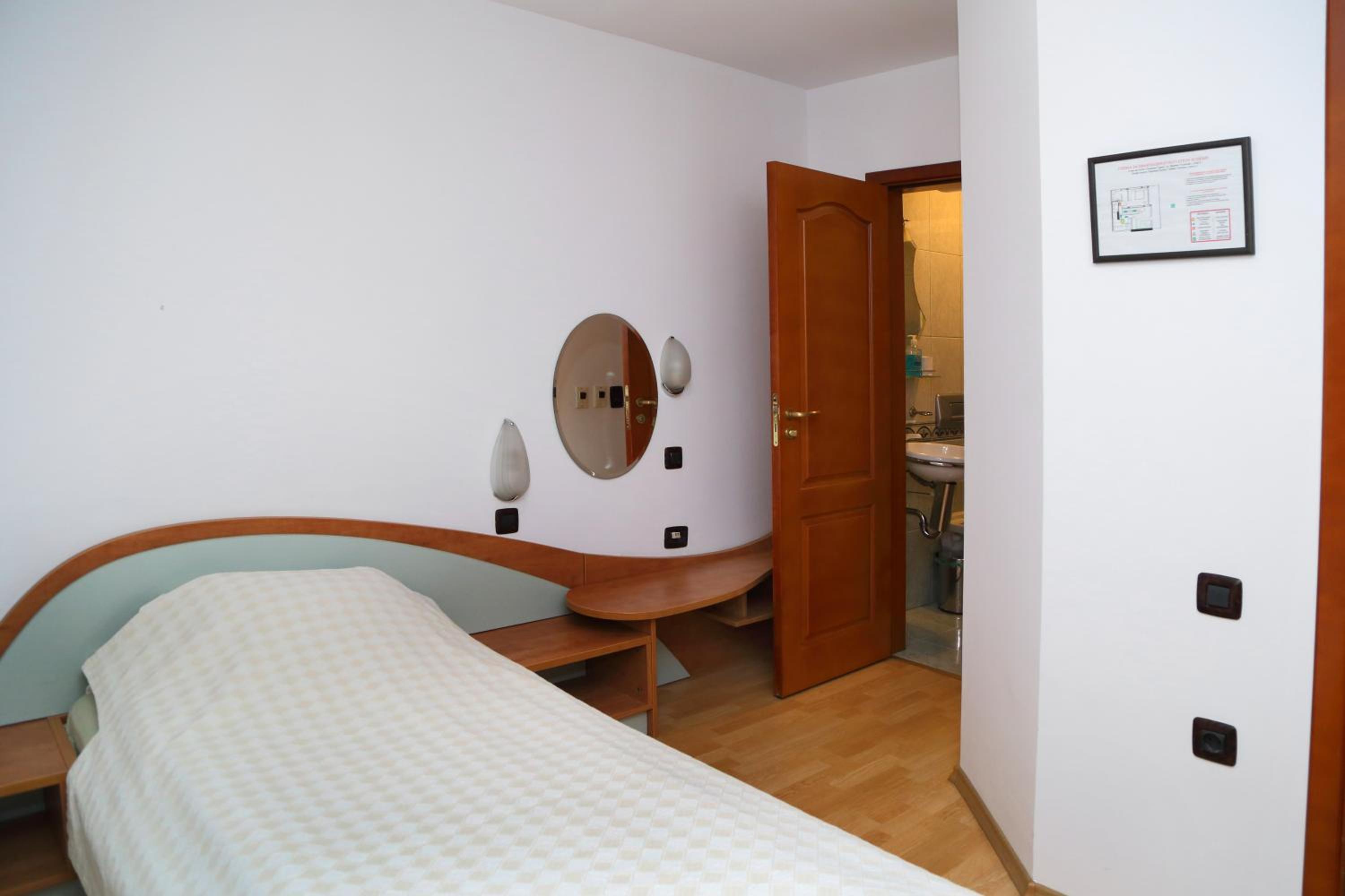 Three-Bedroom House - Photo 7