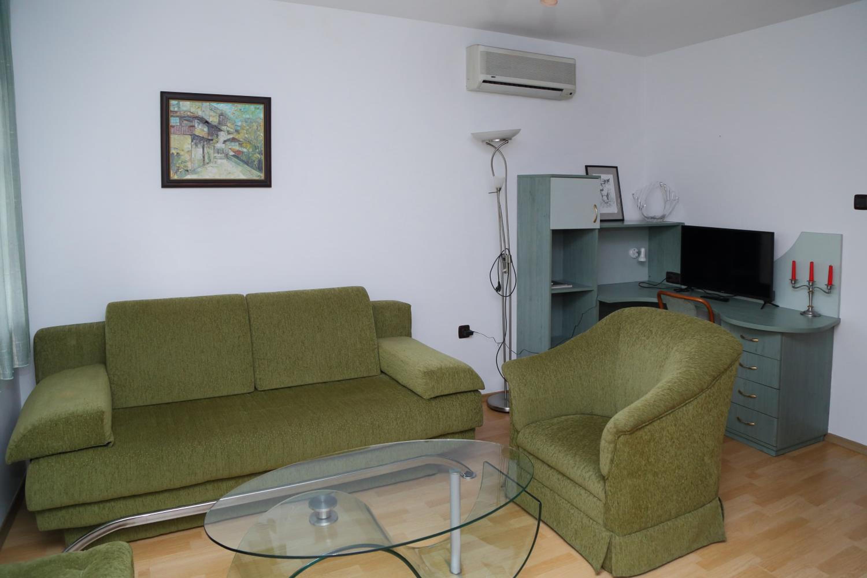 Three-Bedroom House - Photo 9