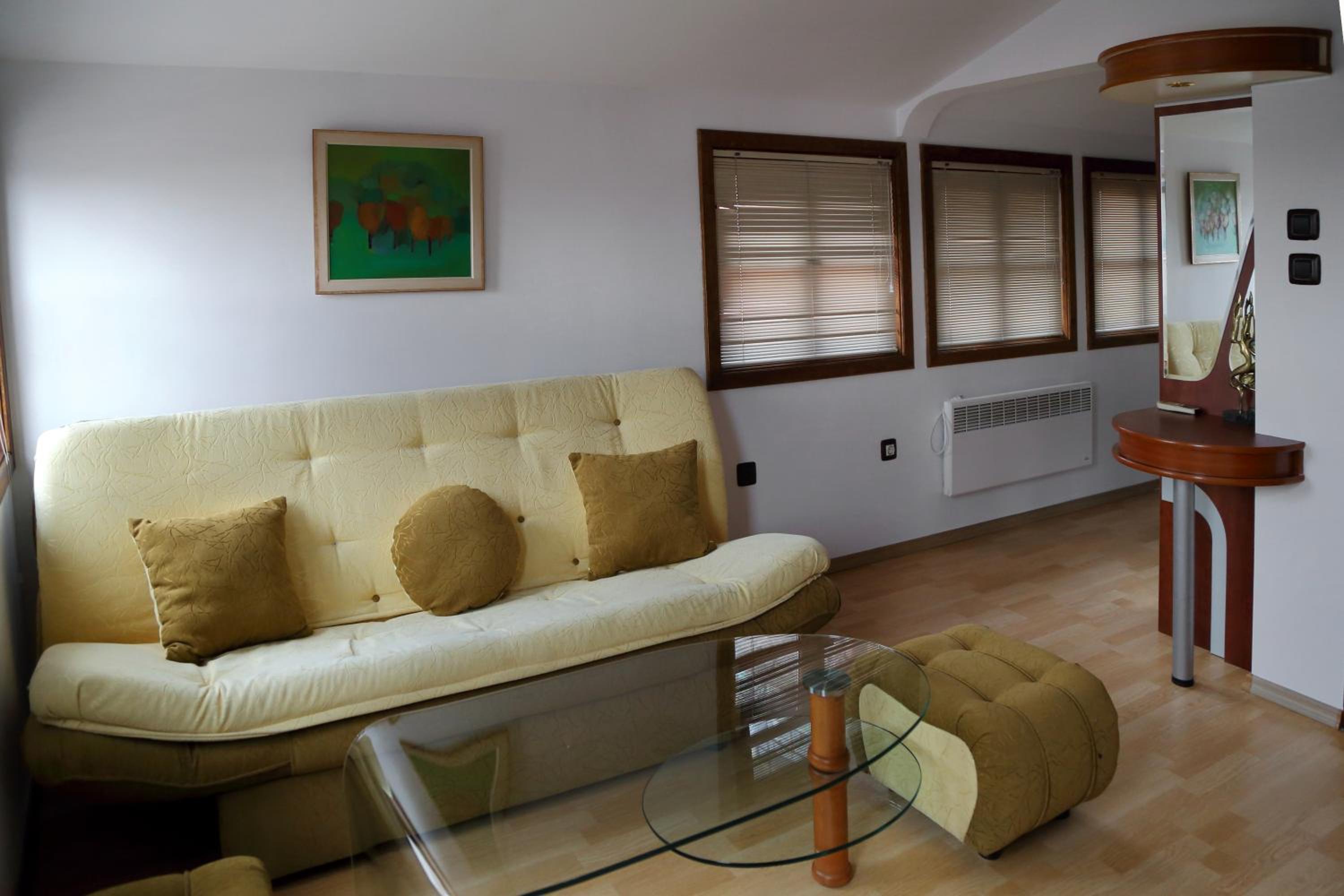 Three-Bedroom House - Photo 10
