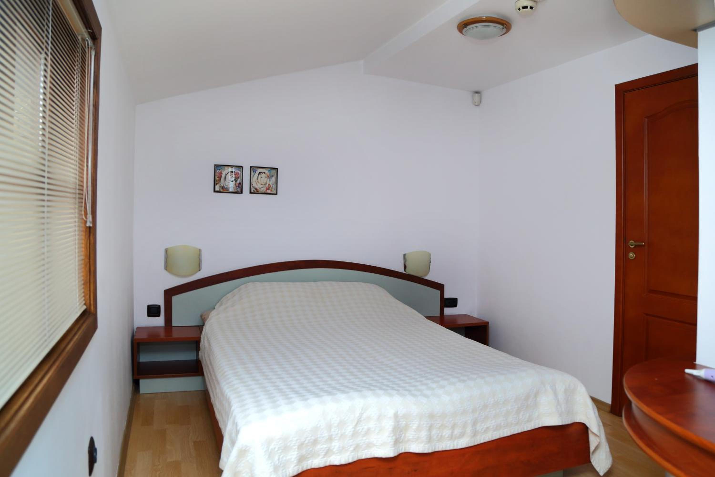 Three-Bedroom House - Photo 11