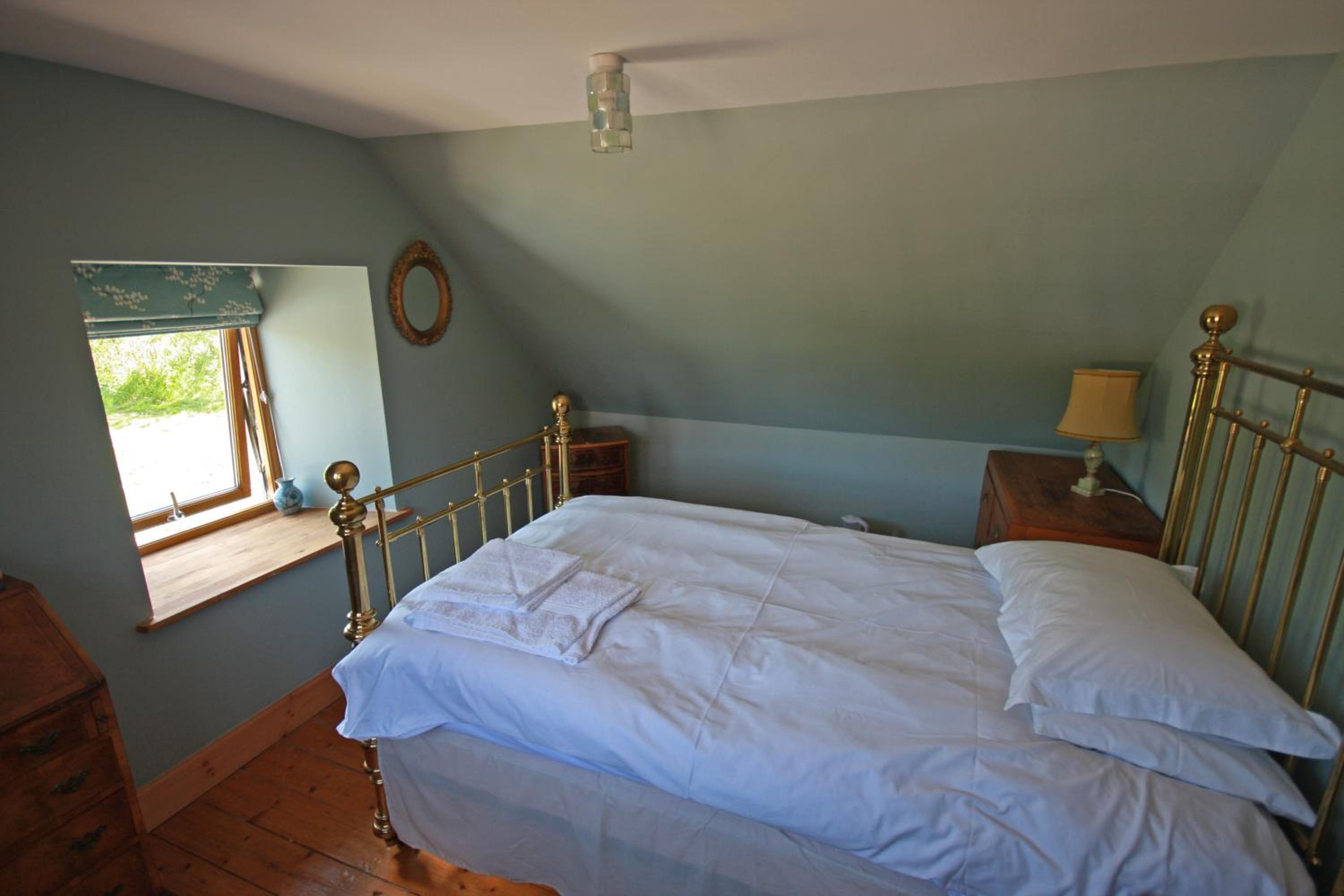 Single Room with Shared Bathroom photo 2