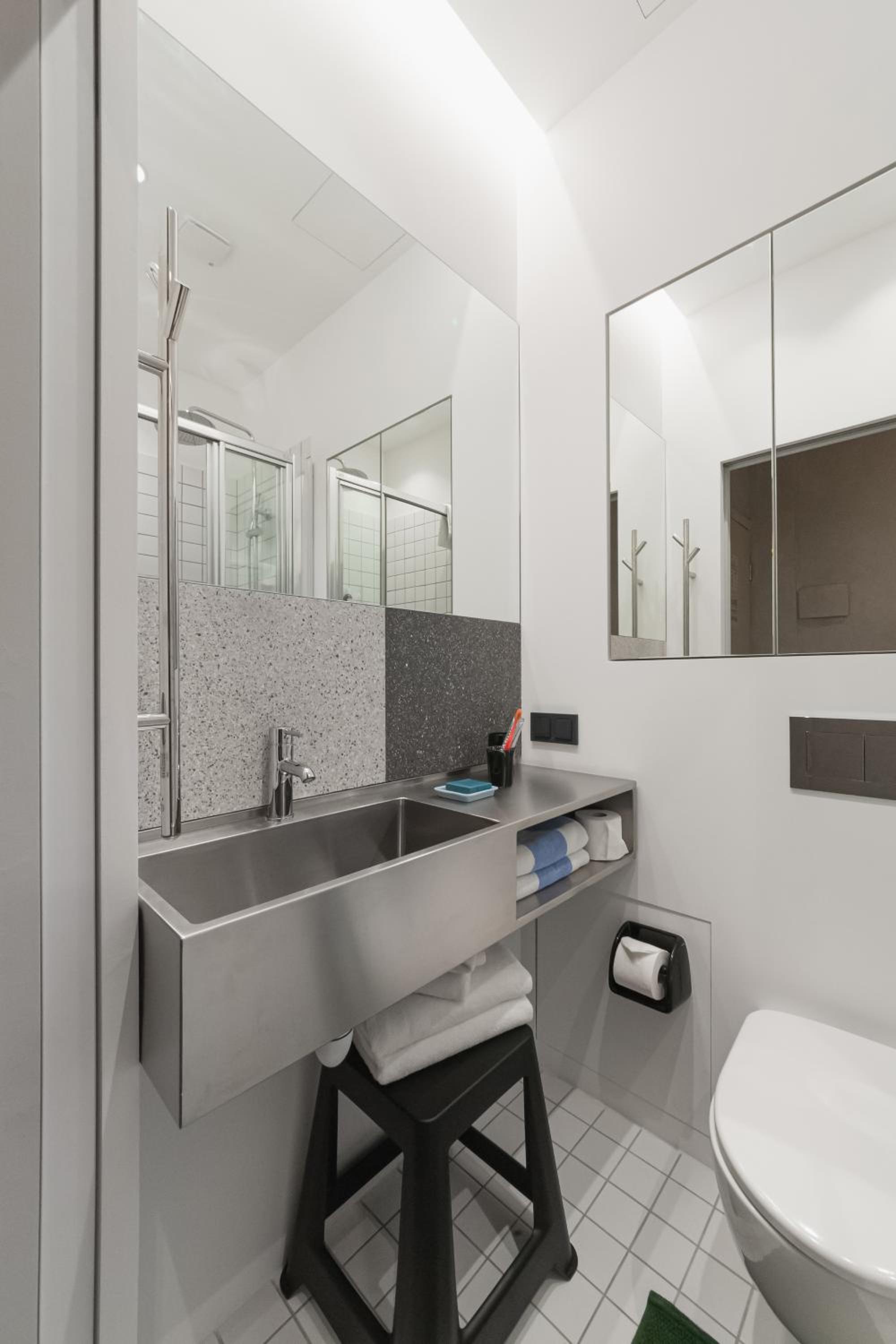 Deluxe Double Room - Photo 12