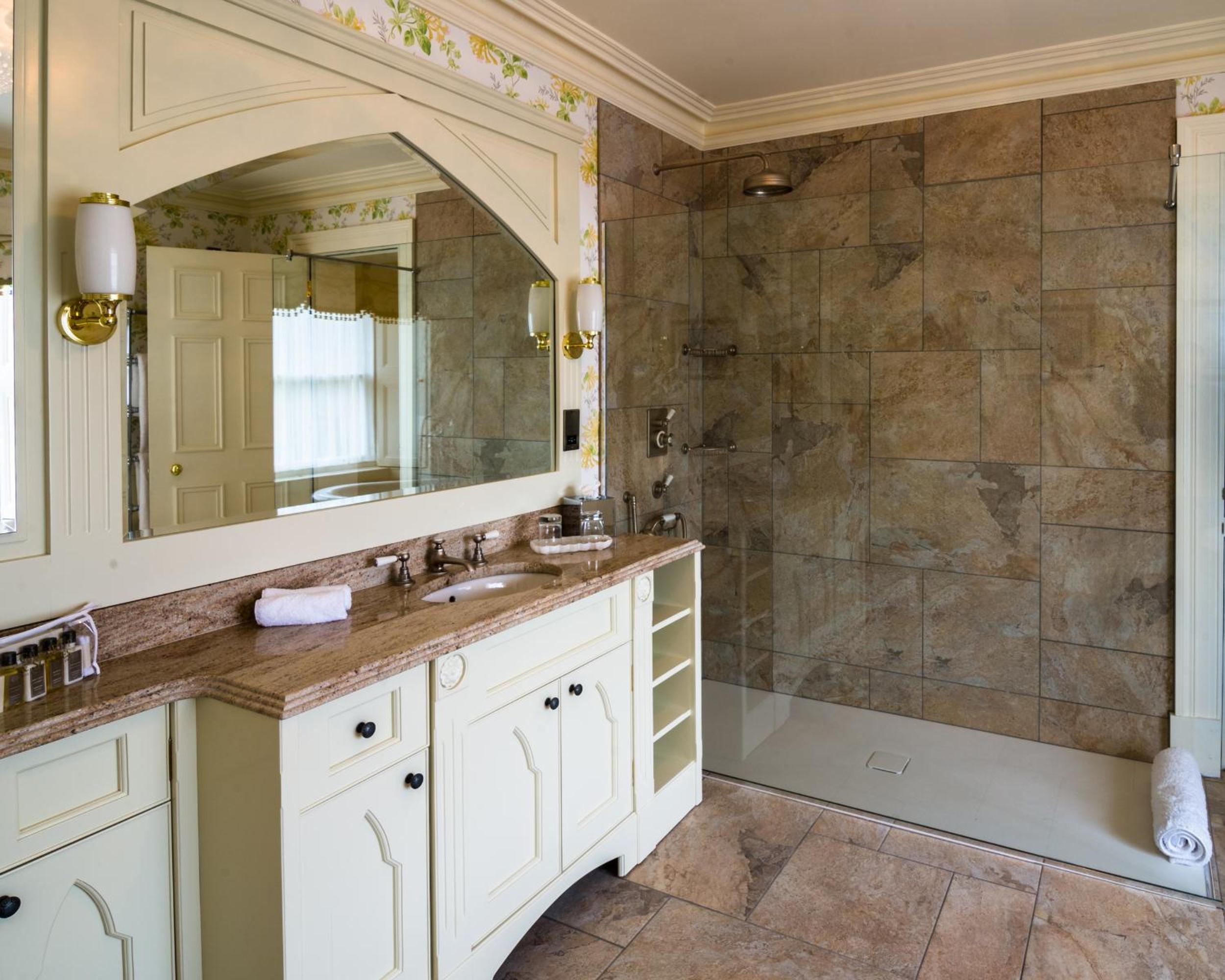Castle Junior Suite photo 3