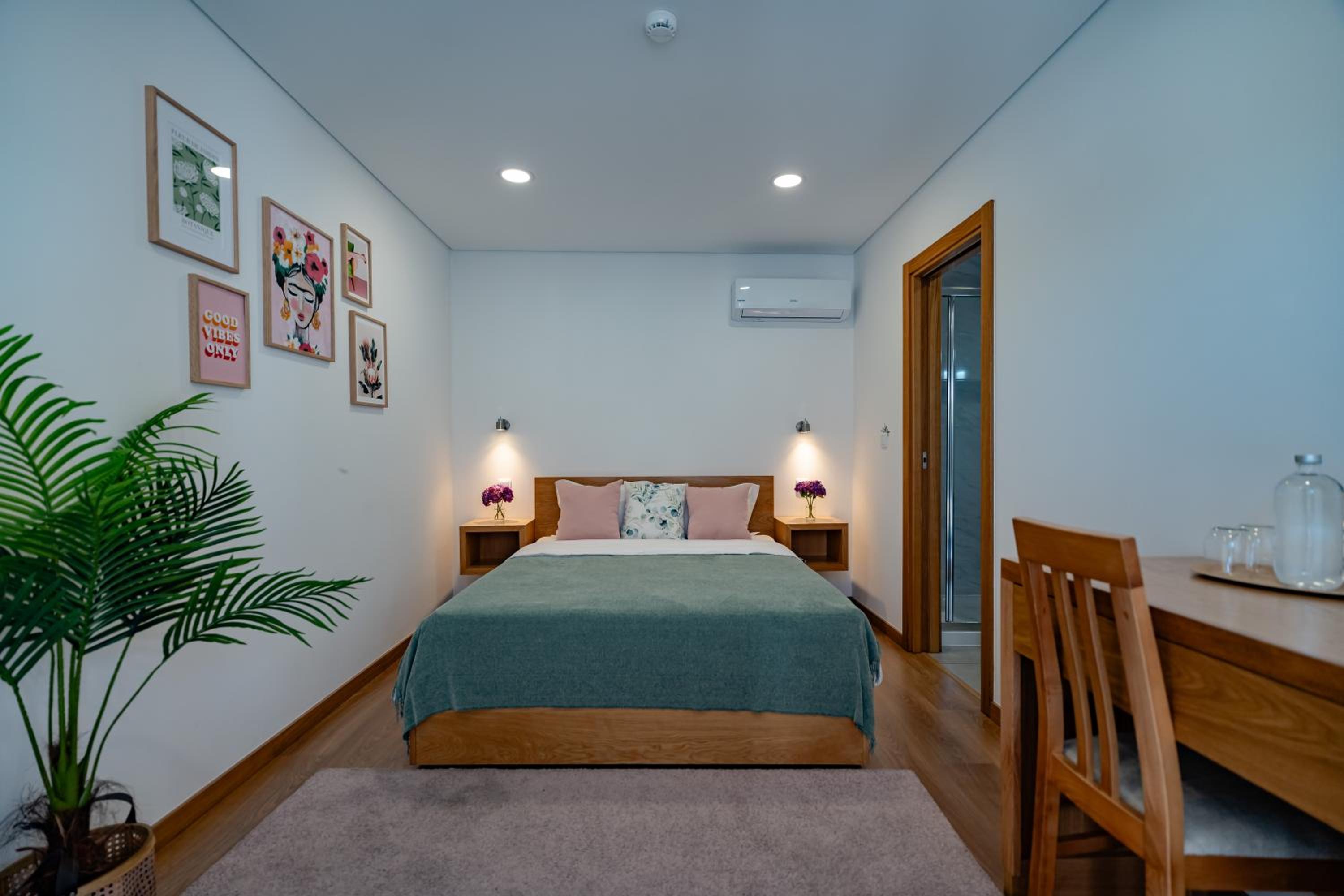 Double Room with Private Bathroom - Photo 4