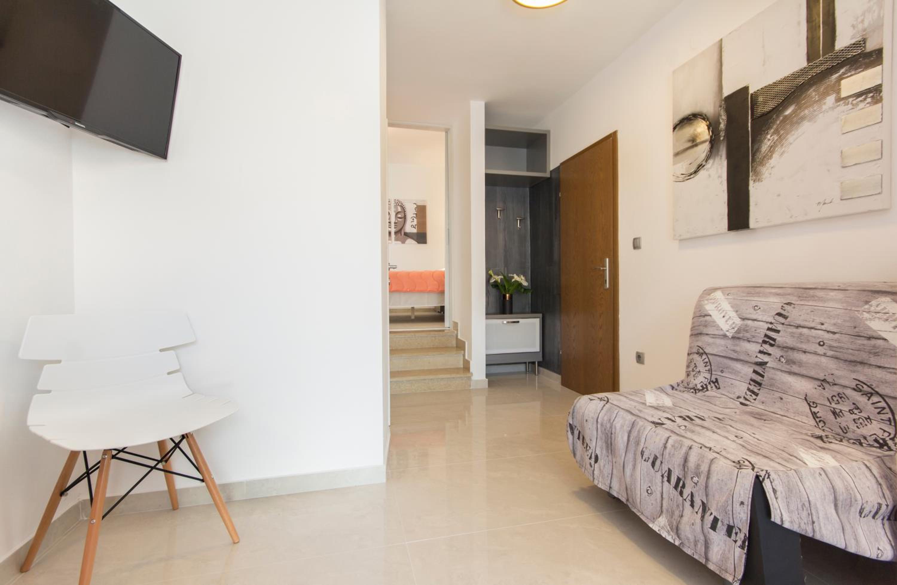 Apartment with Balcony photo 1