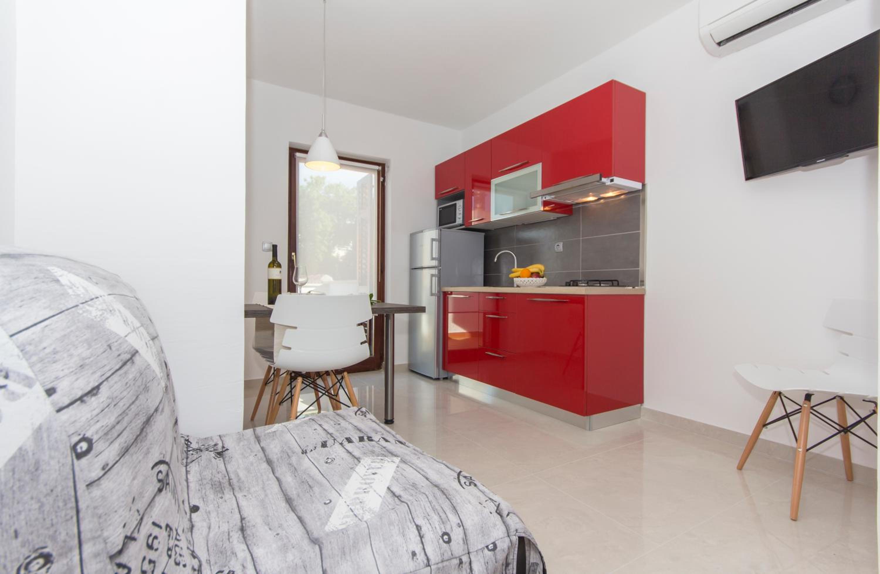 Apartment with Balcony photo 3