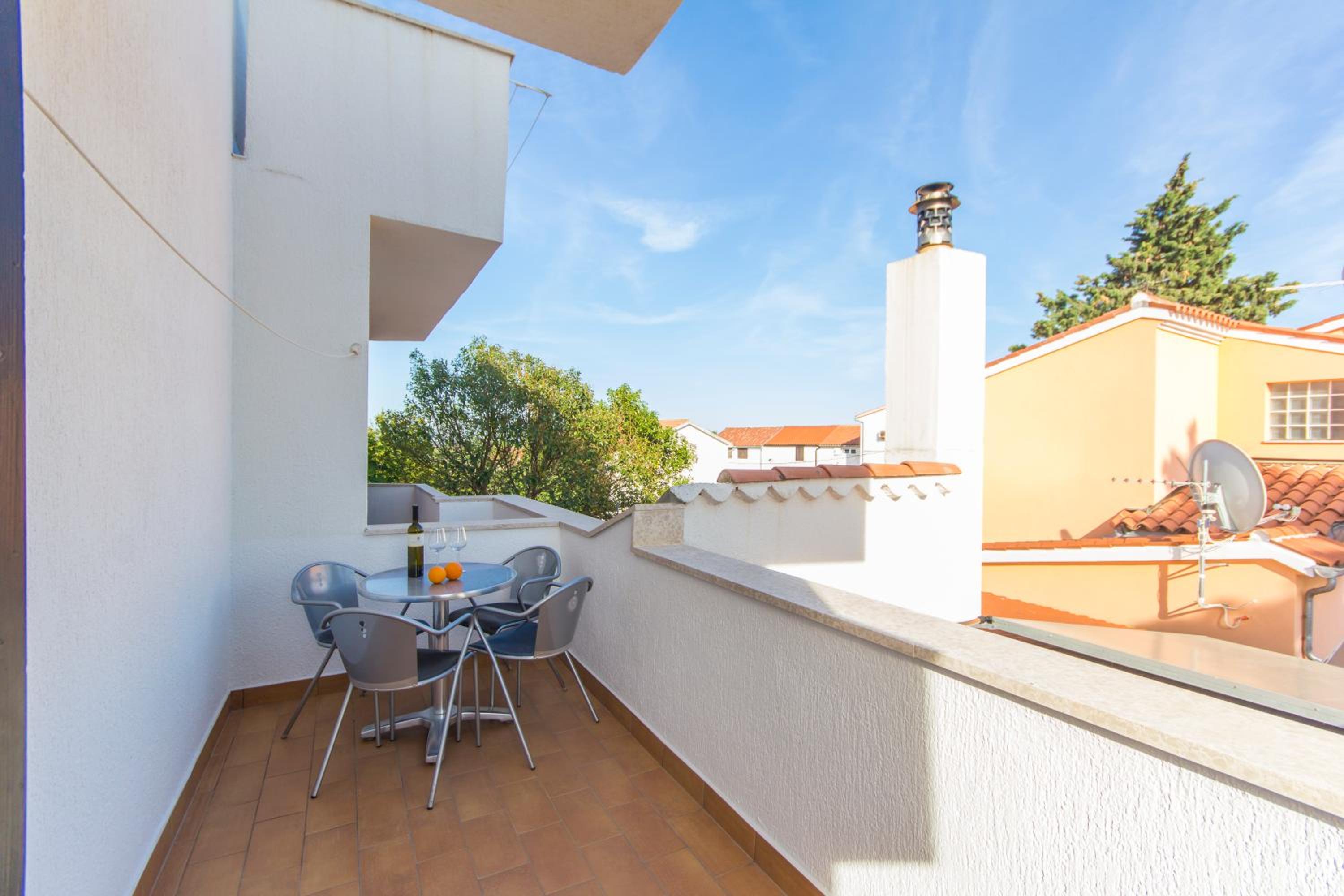Apartment with Balcony photo 2
