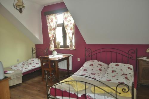 Large Double or Twin Room photo 1