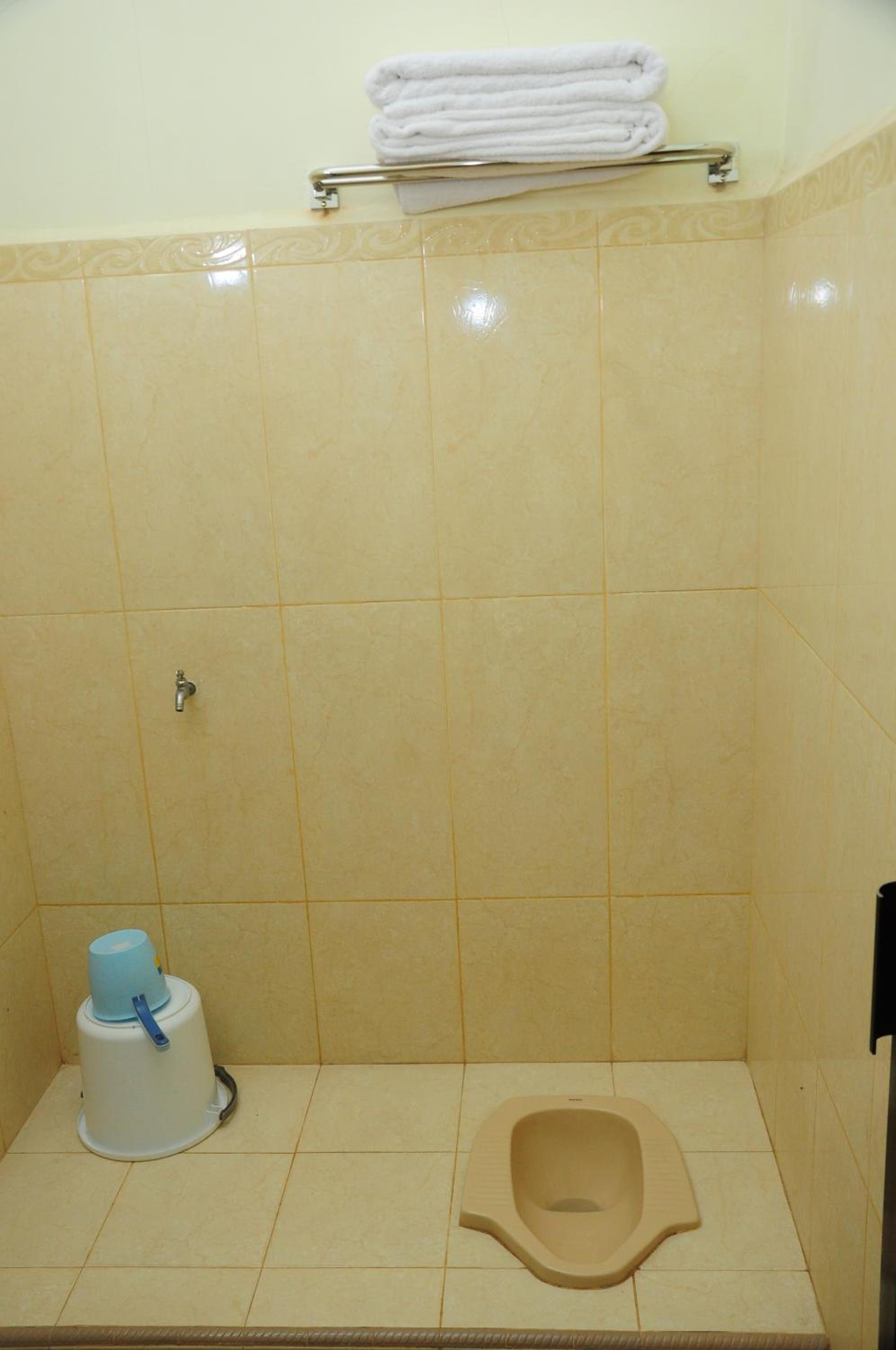 Standard Twin Room - Photo 2
