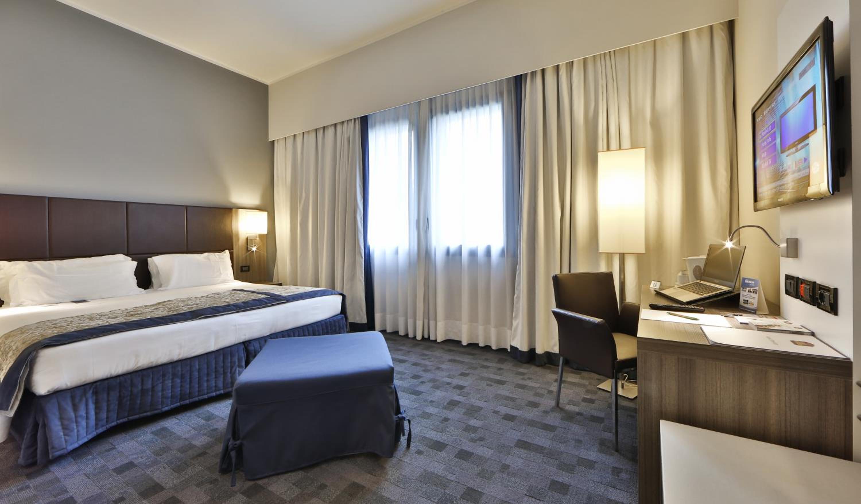 Superior Triple Room photo 3