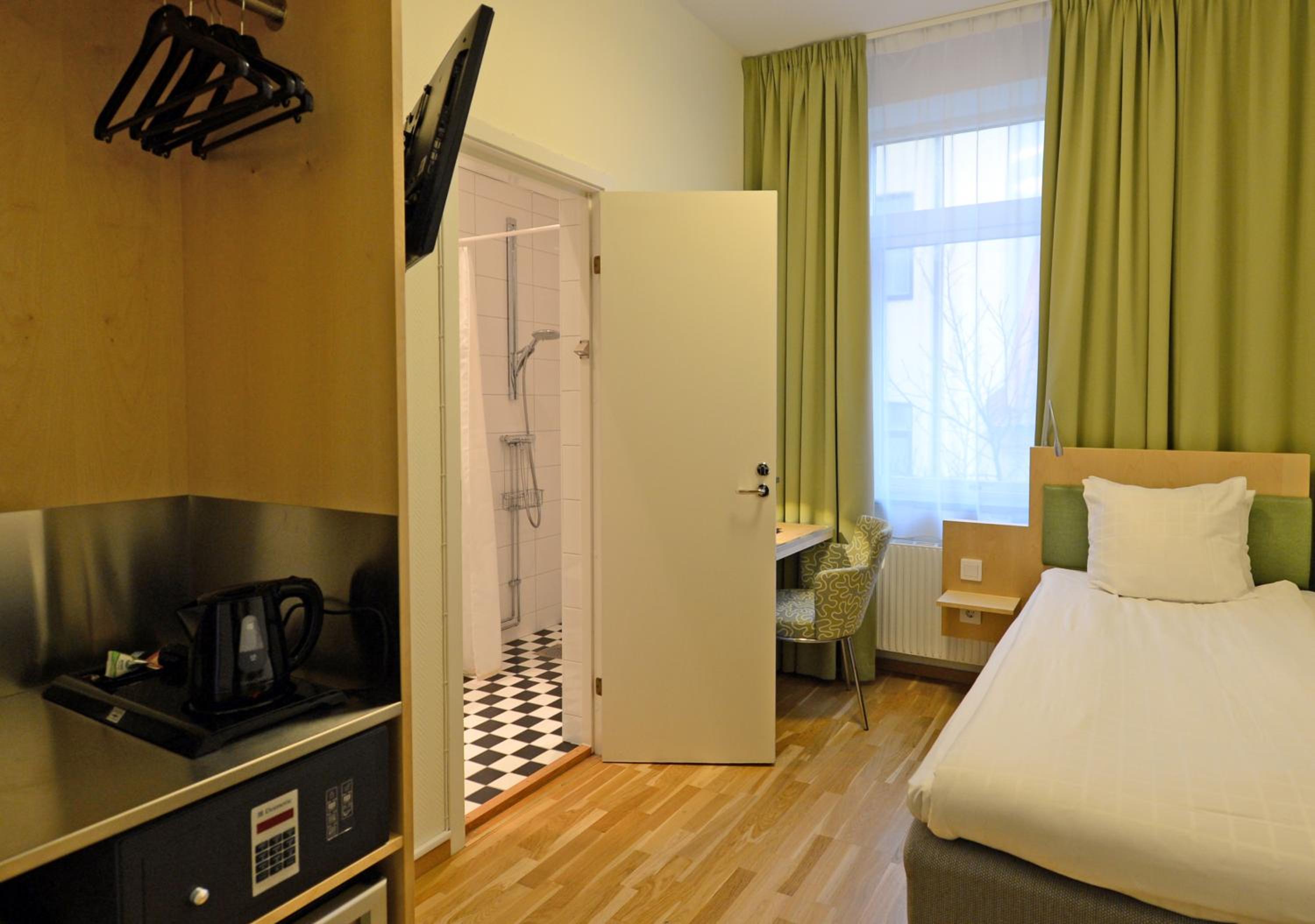 Single Room - Photo 8