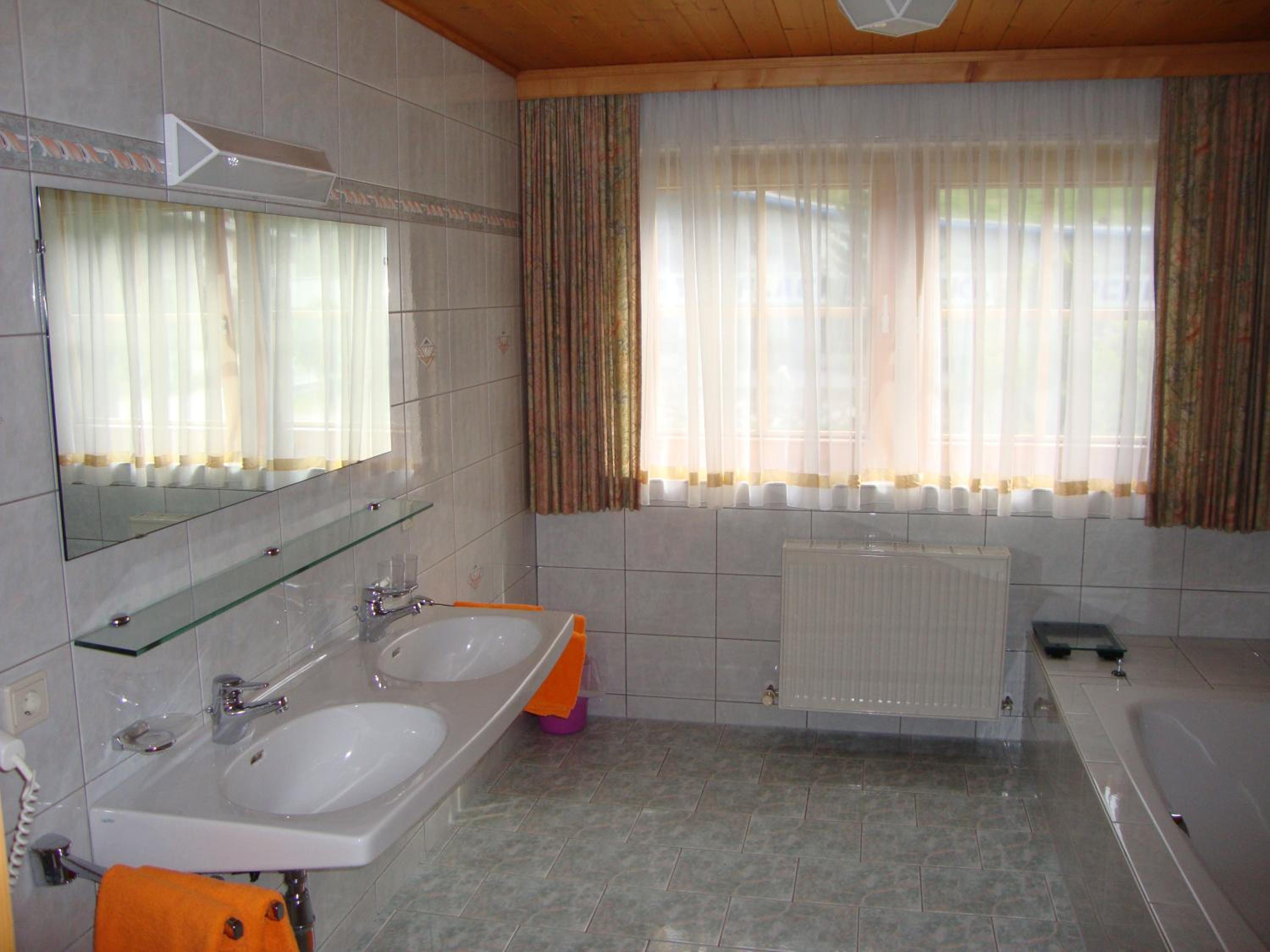 Apartment with Mountain View (5 Adults) - Photo 2