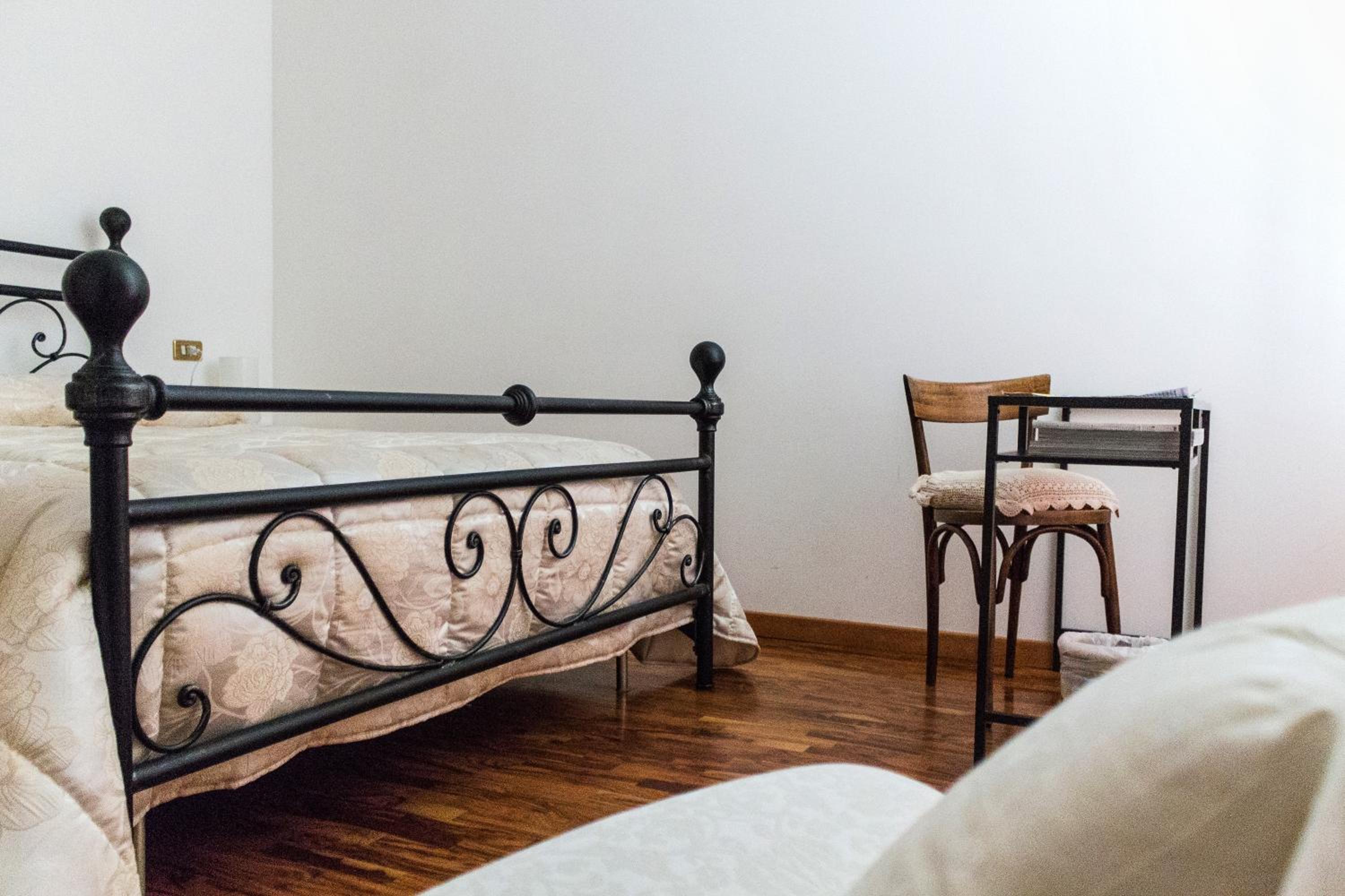 Double Room with External Private Bathroom photo 3