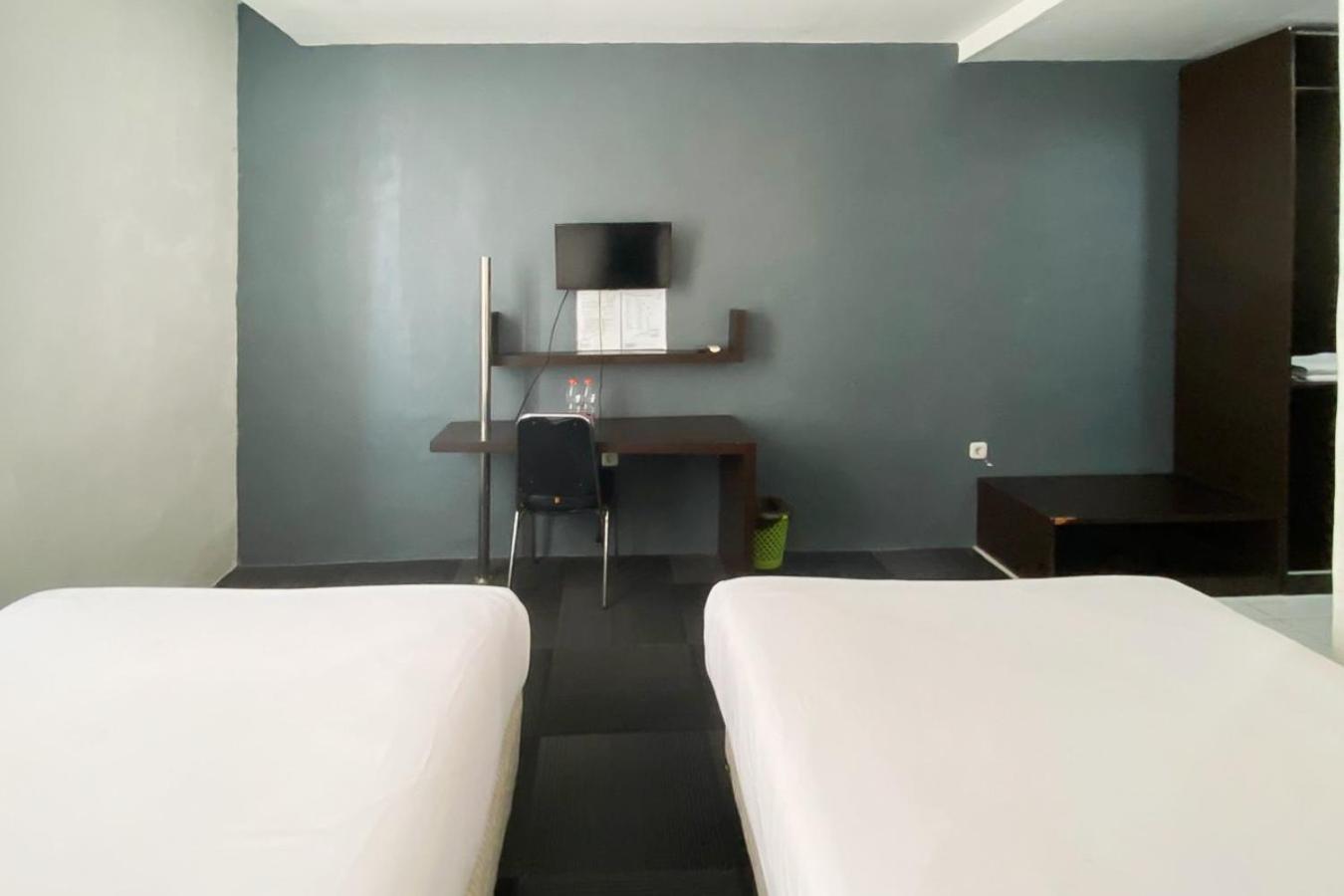 Standard Twin Room photo 2