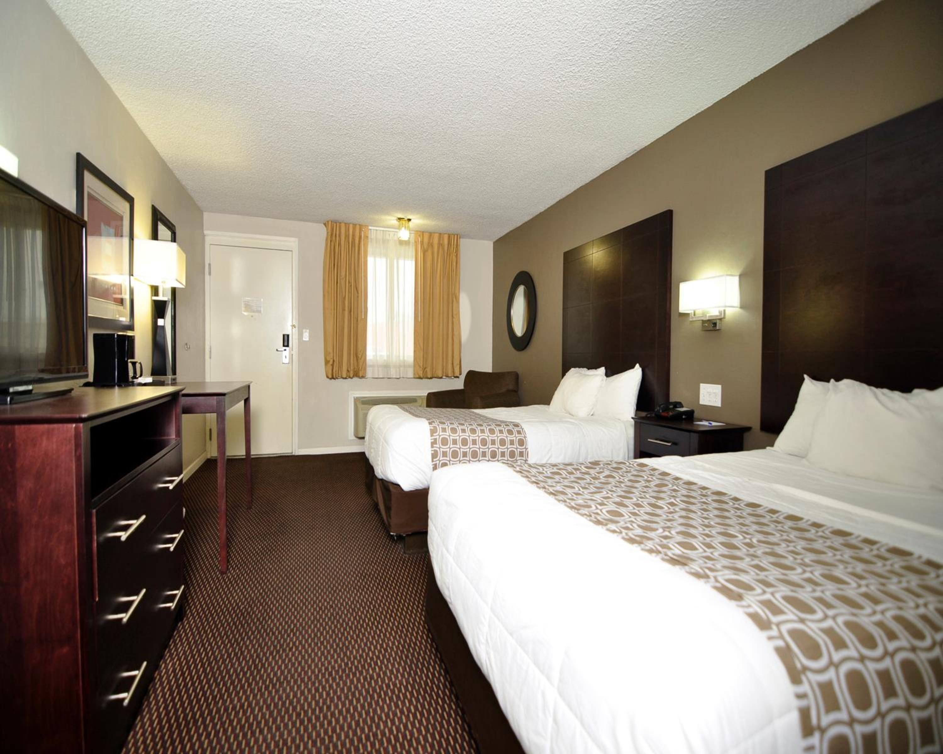 Double Room with Two Double Beds - Non-Smoking - Photo 2