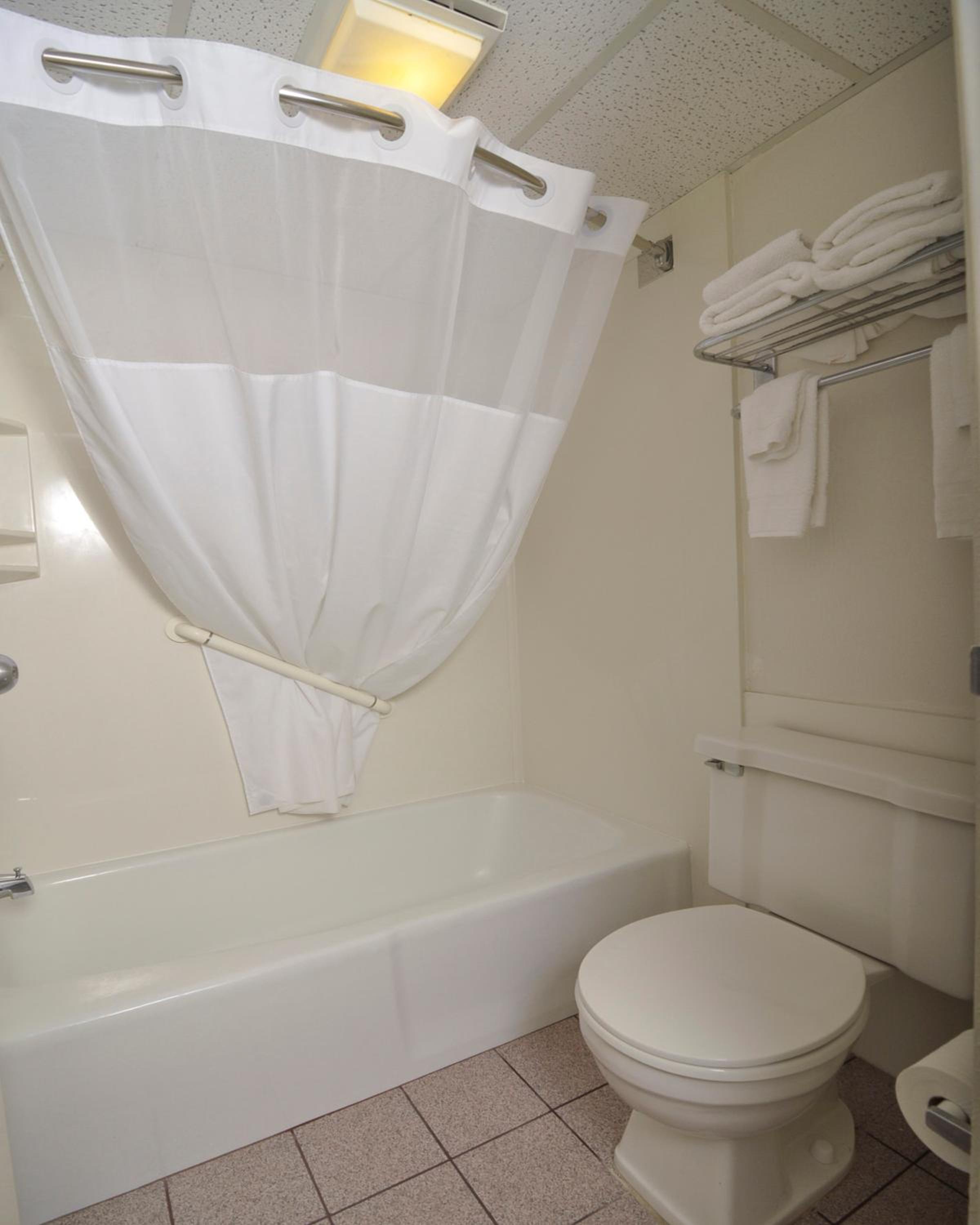 Double Room with Two Double Beds - Non-Smoking - Photo 3