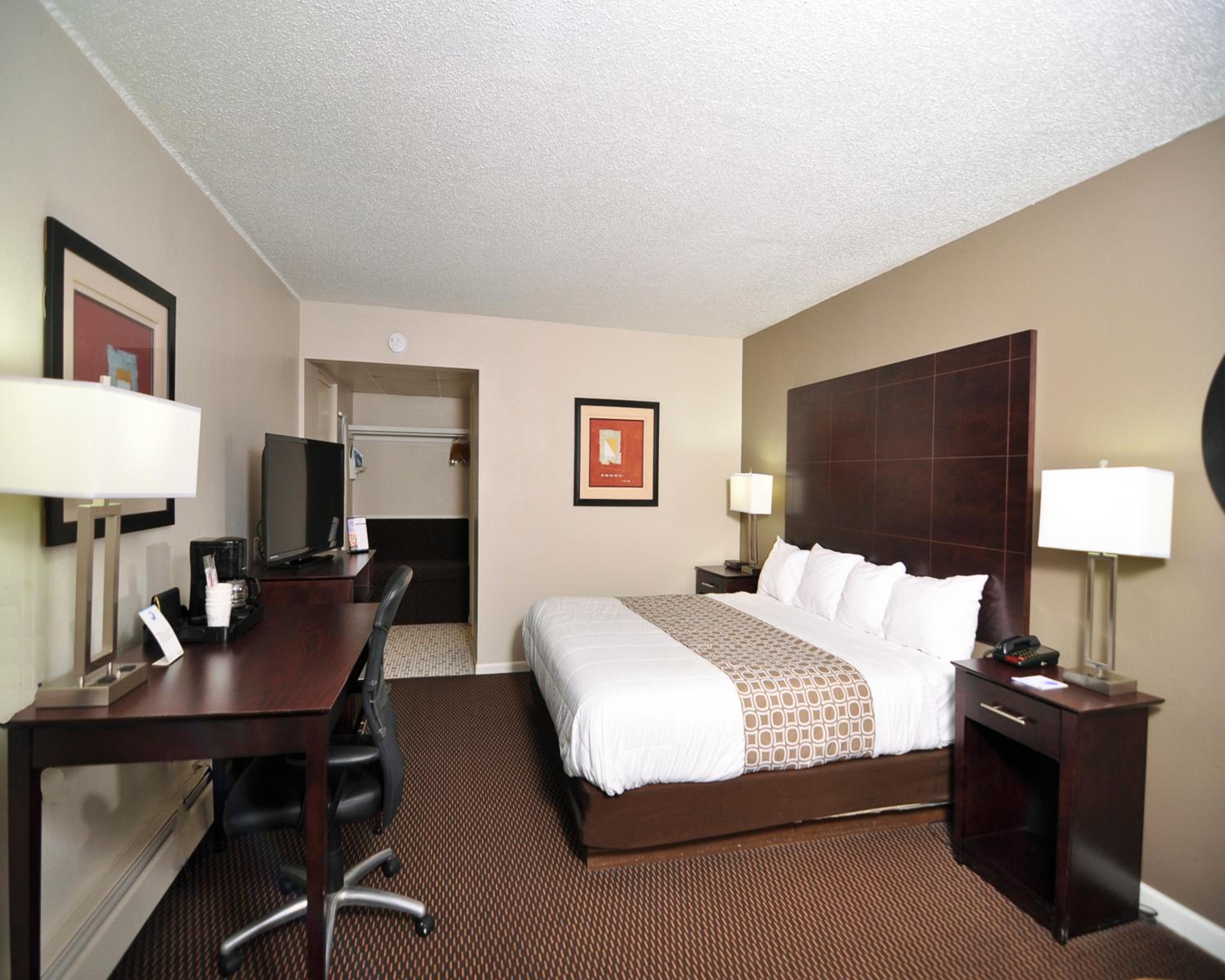 King Room- Non-Smoking - Photo 4