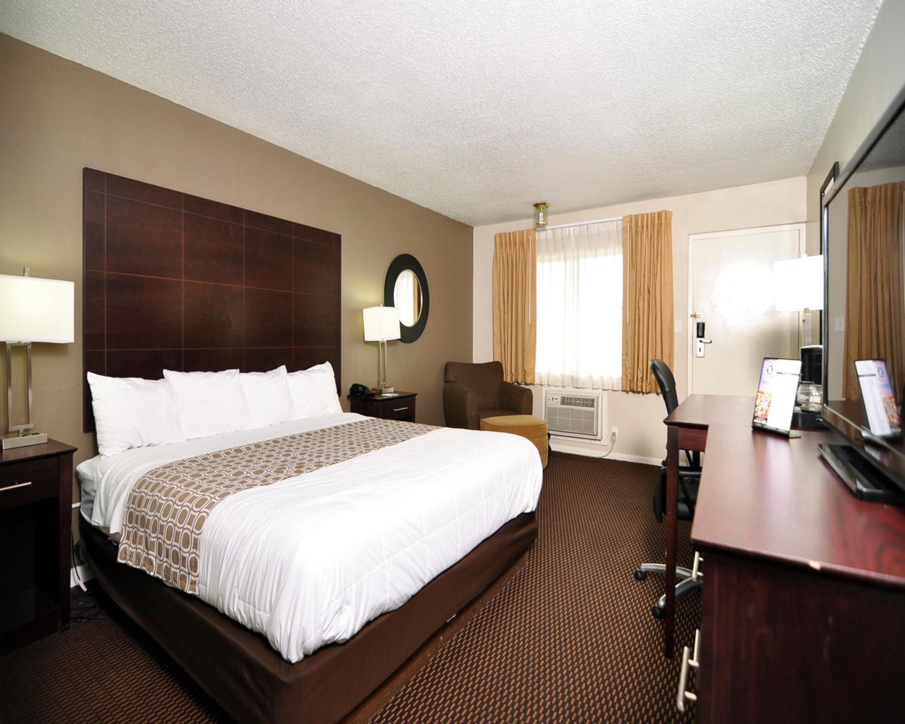 King Room- Non-Smoking - Photo 1