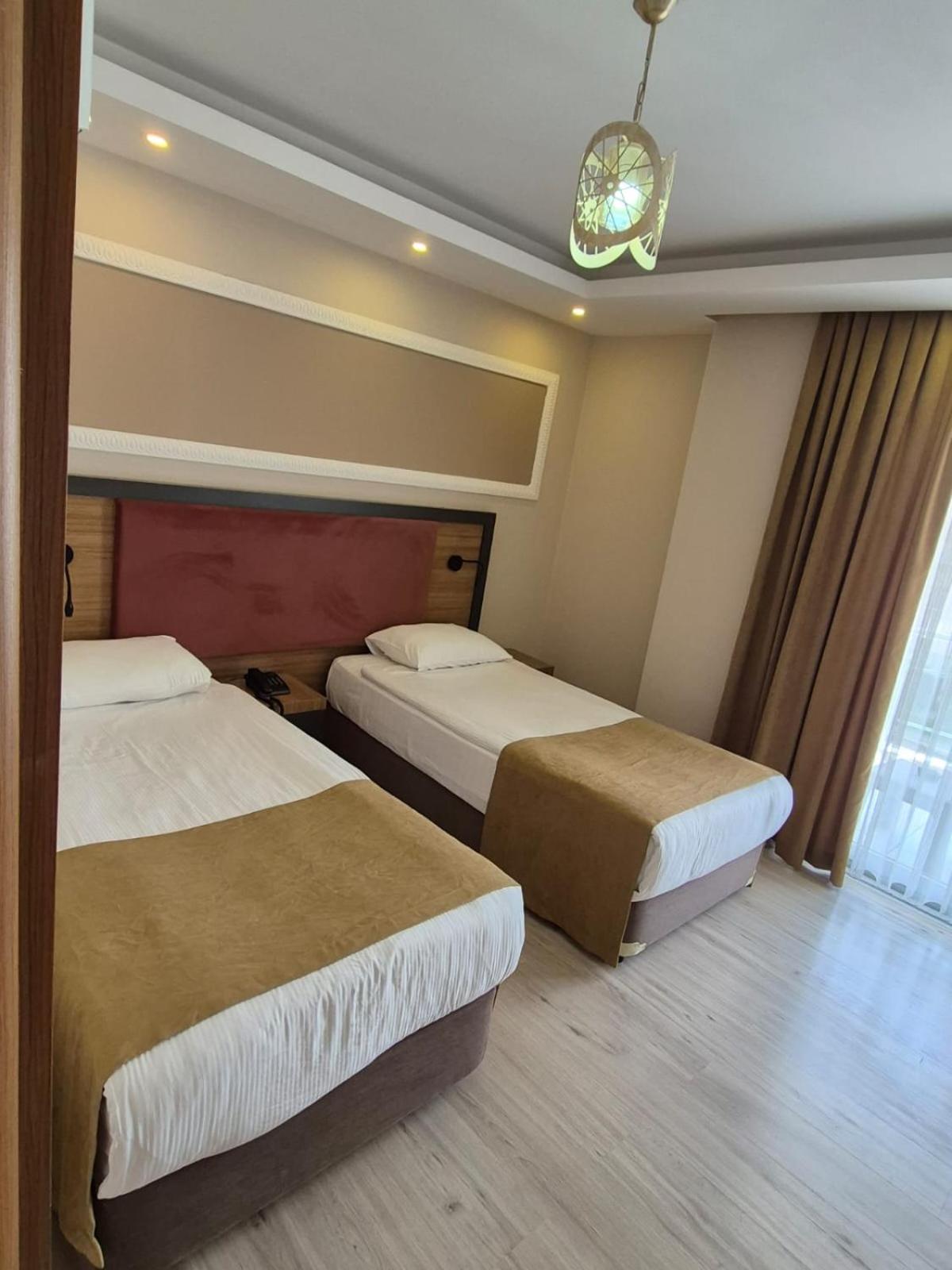 Twin Room with Balcony photo 2
