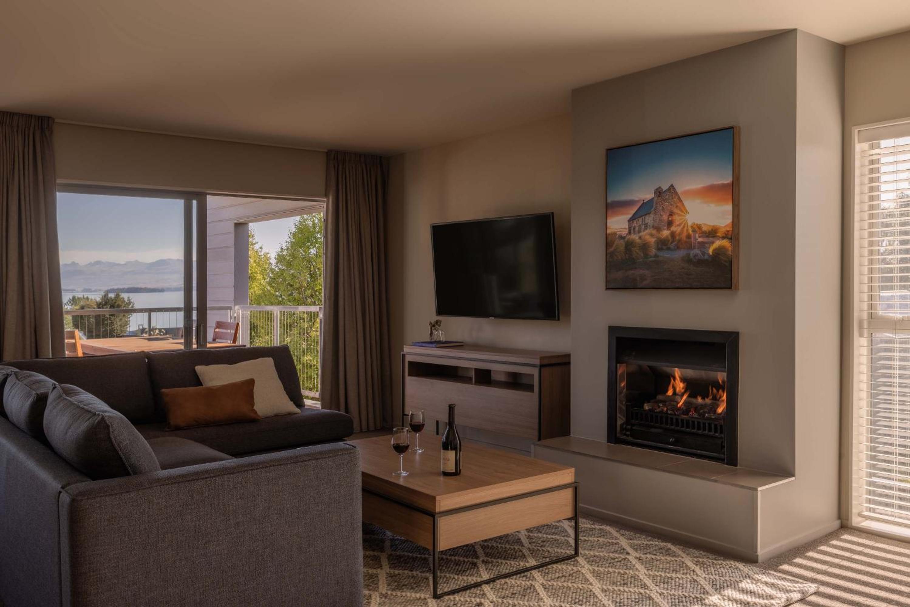 Two-Bedroom Mountain View Suite - Photo 4