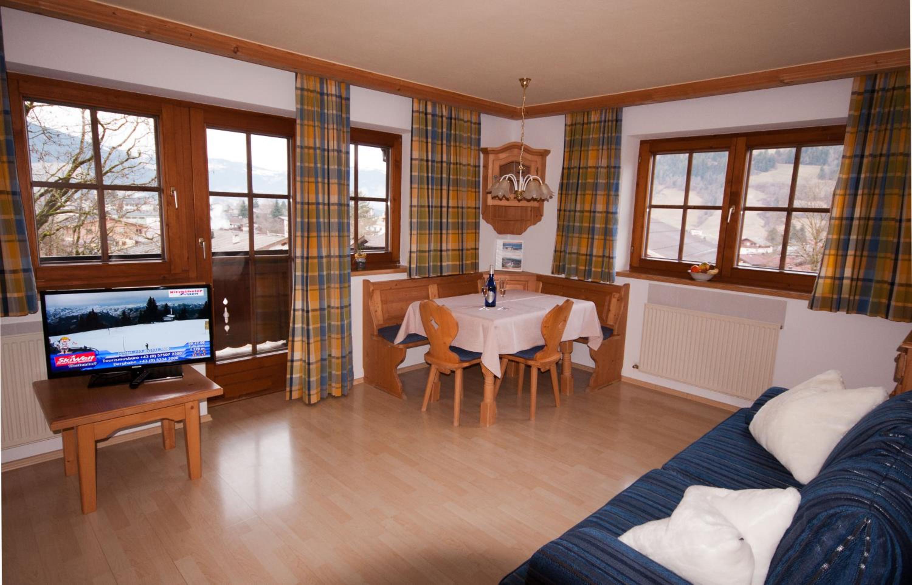 One-Bedroom Apartment with Balcony photo 1
