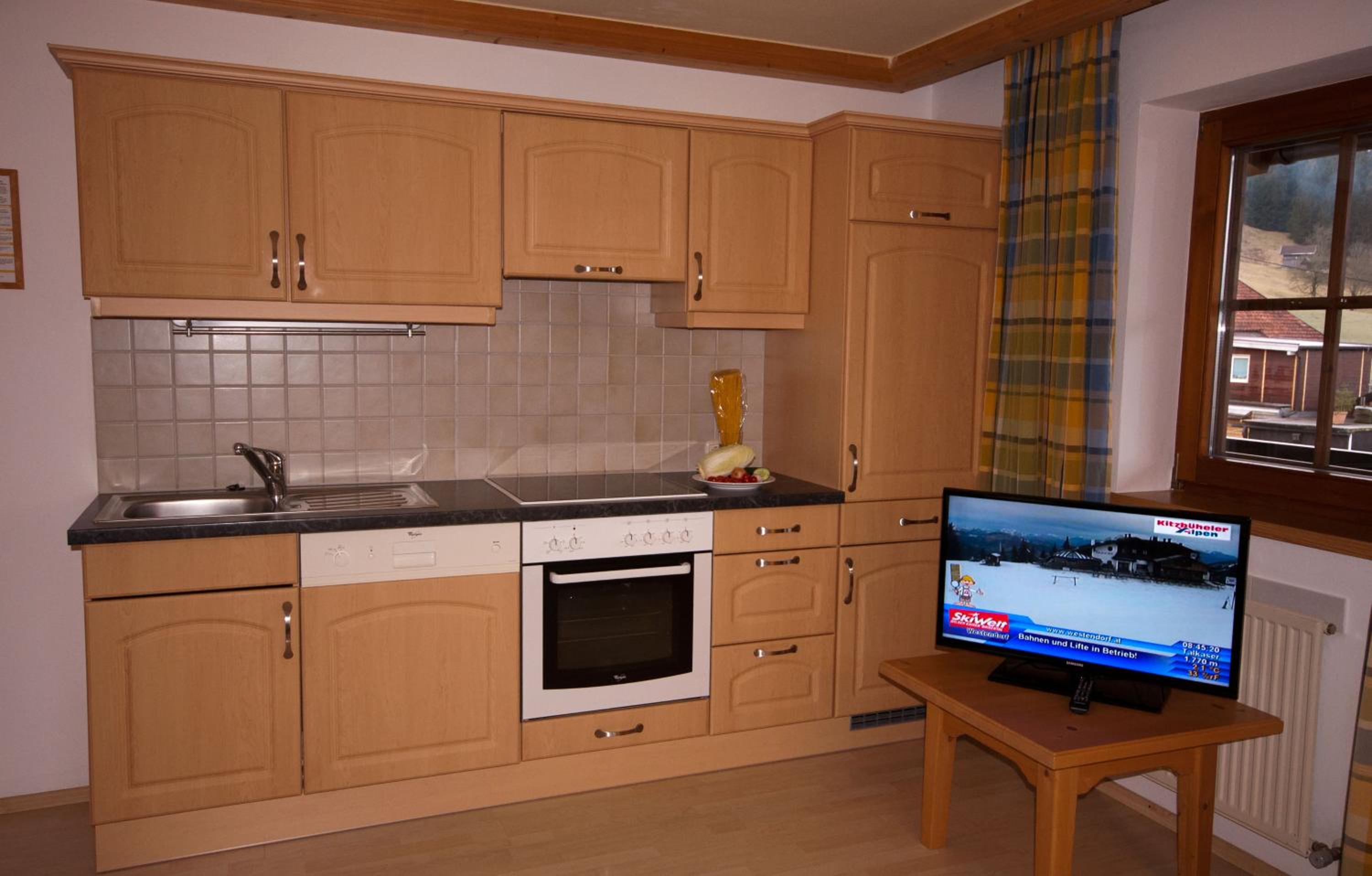 One-Bedroom Apartment with Balcony photo 2