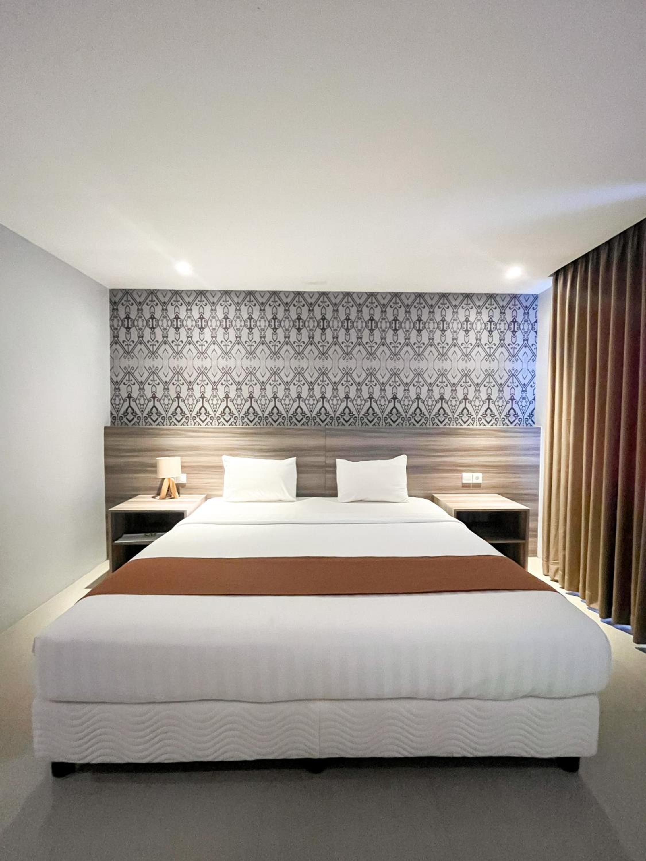 Deluxe King Room - Photo 5