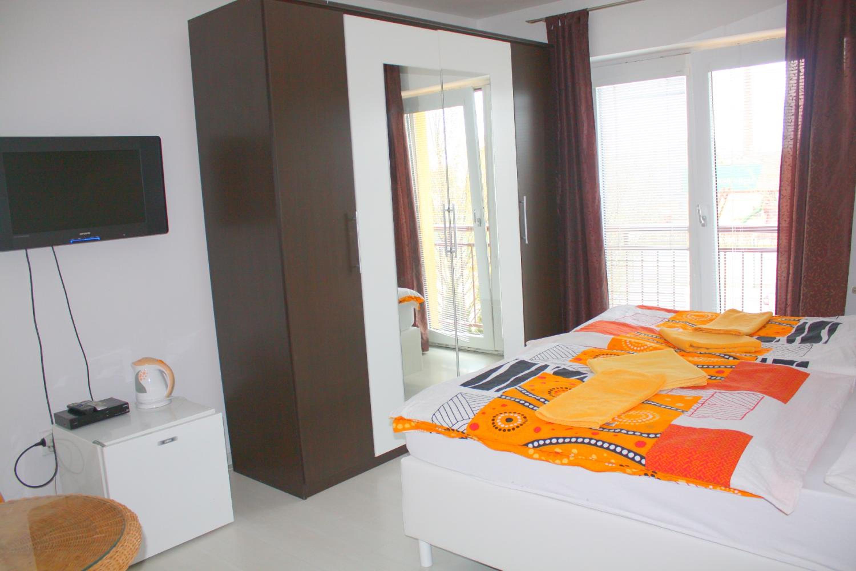 Double Room - Photo 13