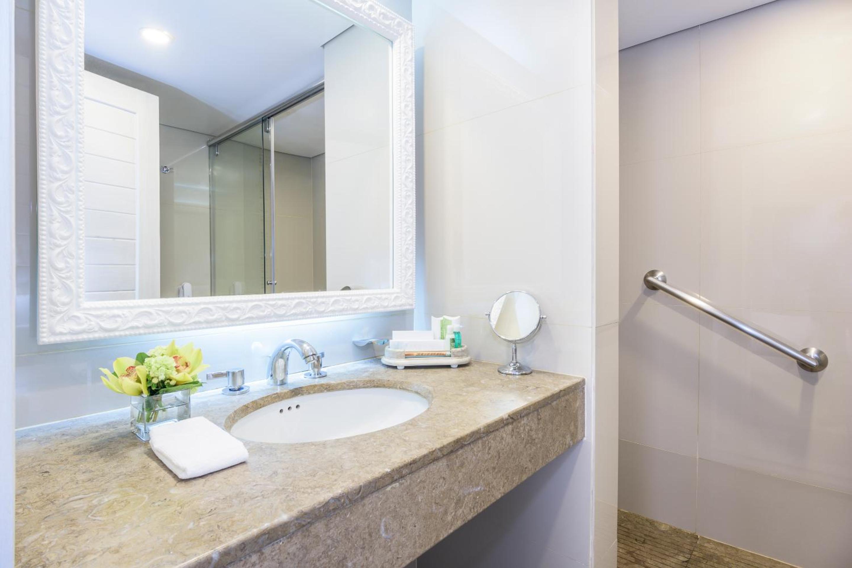 Standard Twin Room - Photo 6