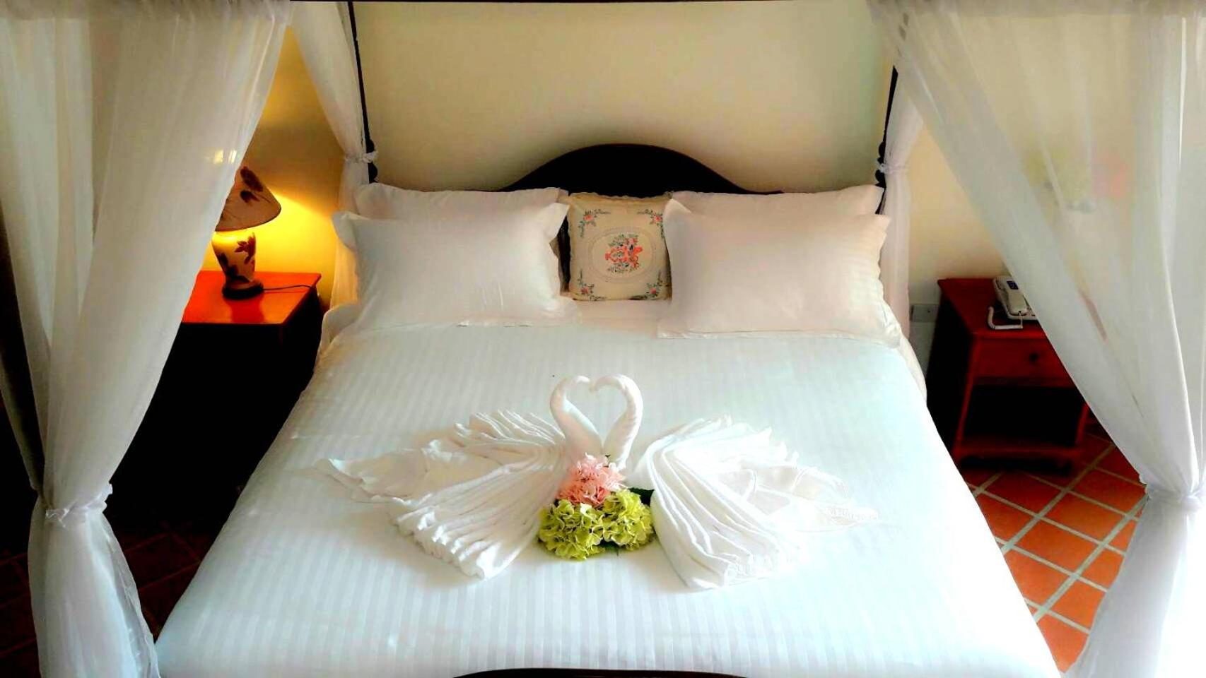 Deluxe Double or Twin Room with Pool View