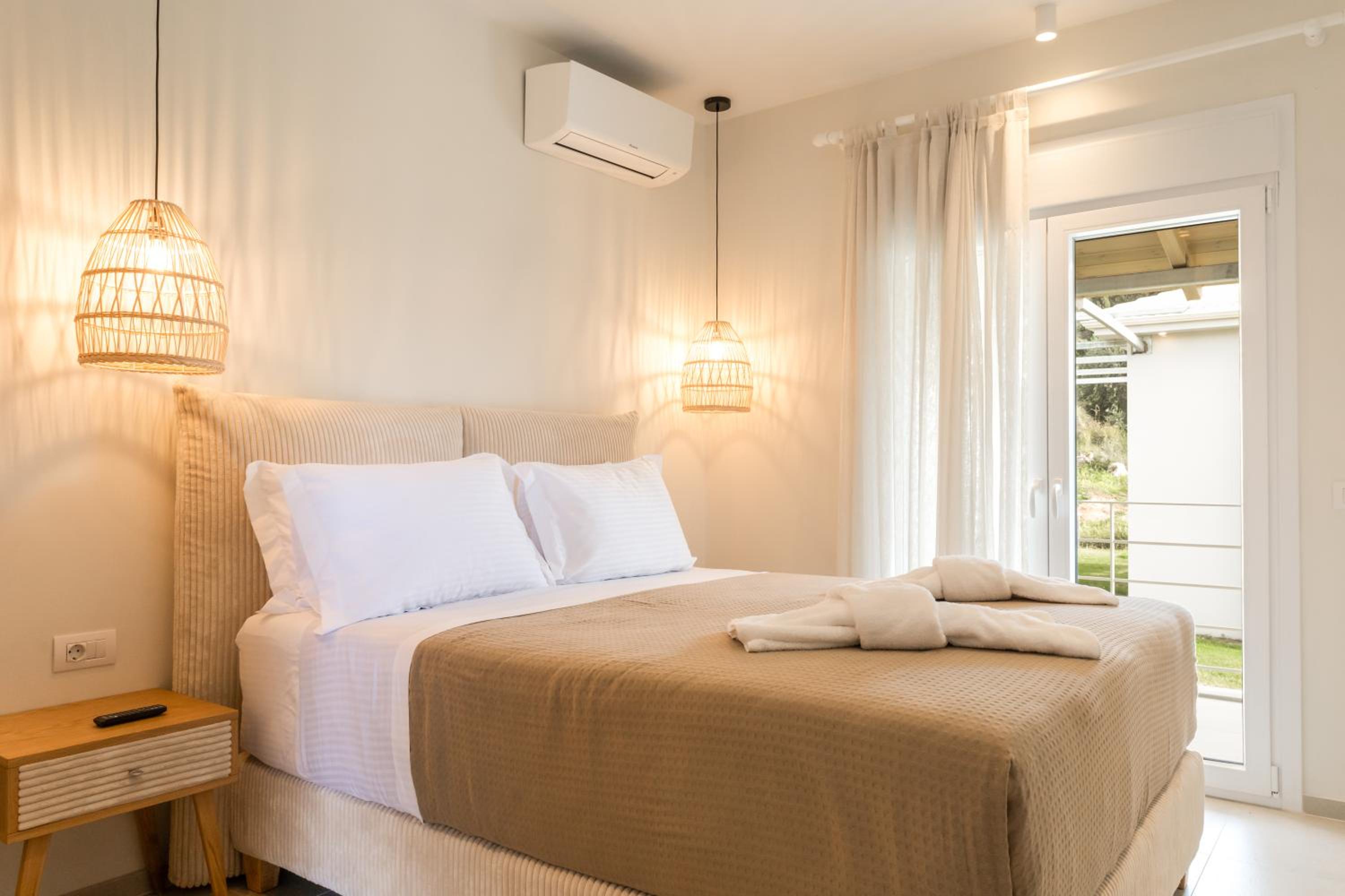 Deluxe Two-Bedroom Apartment with Garden View