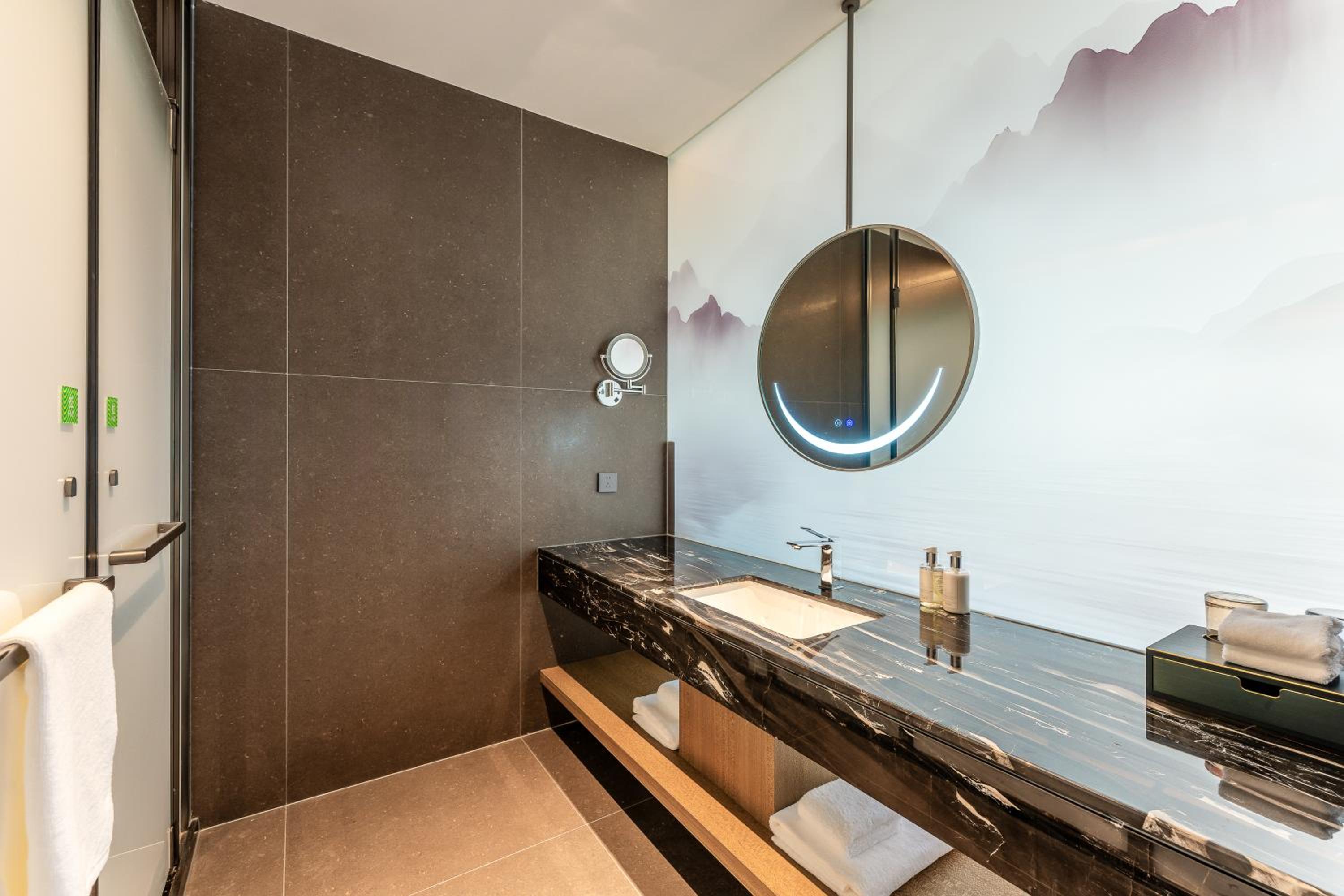 One-Bedroom Suite with Private Hotspring photo 2