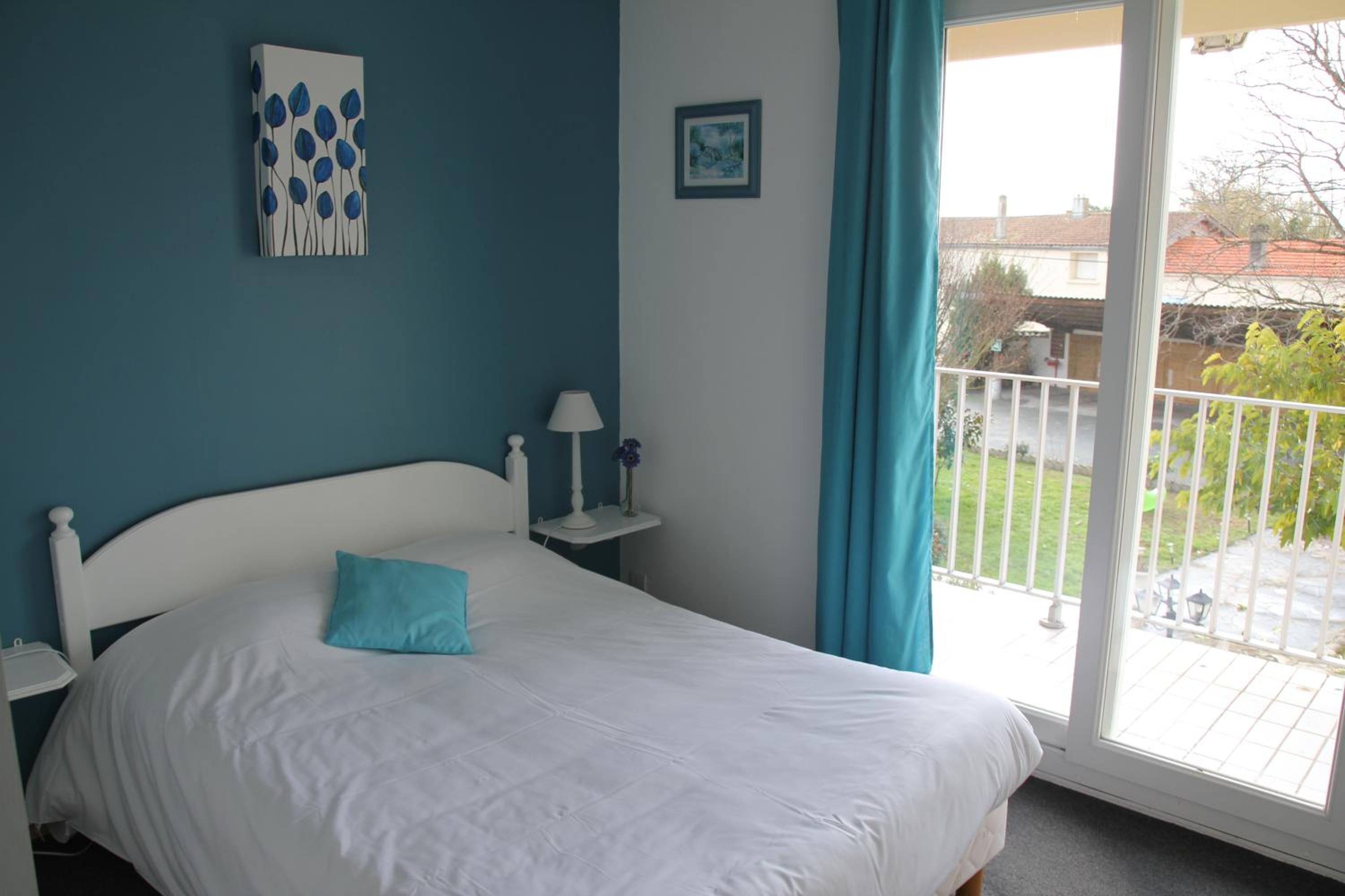 Double Room with Balcony - Photo 6