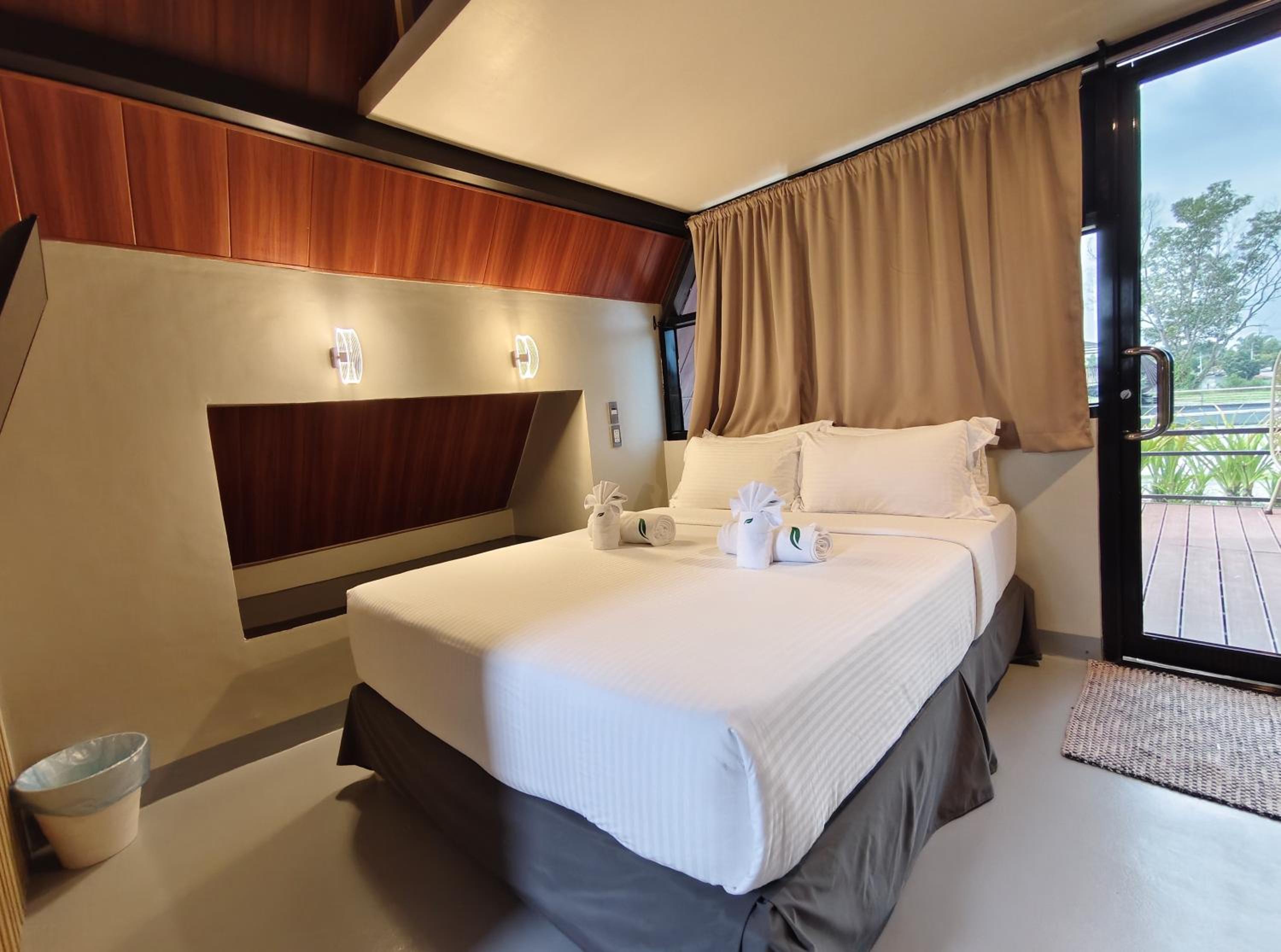Villa with Private Pool - Photo 4