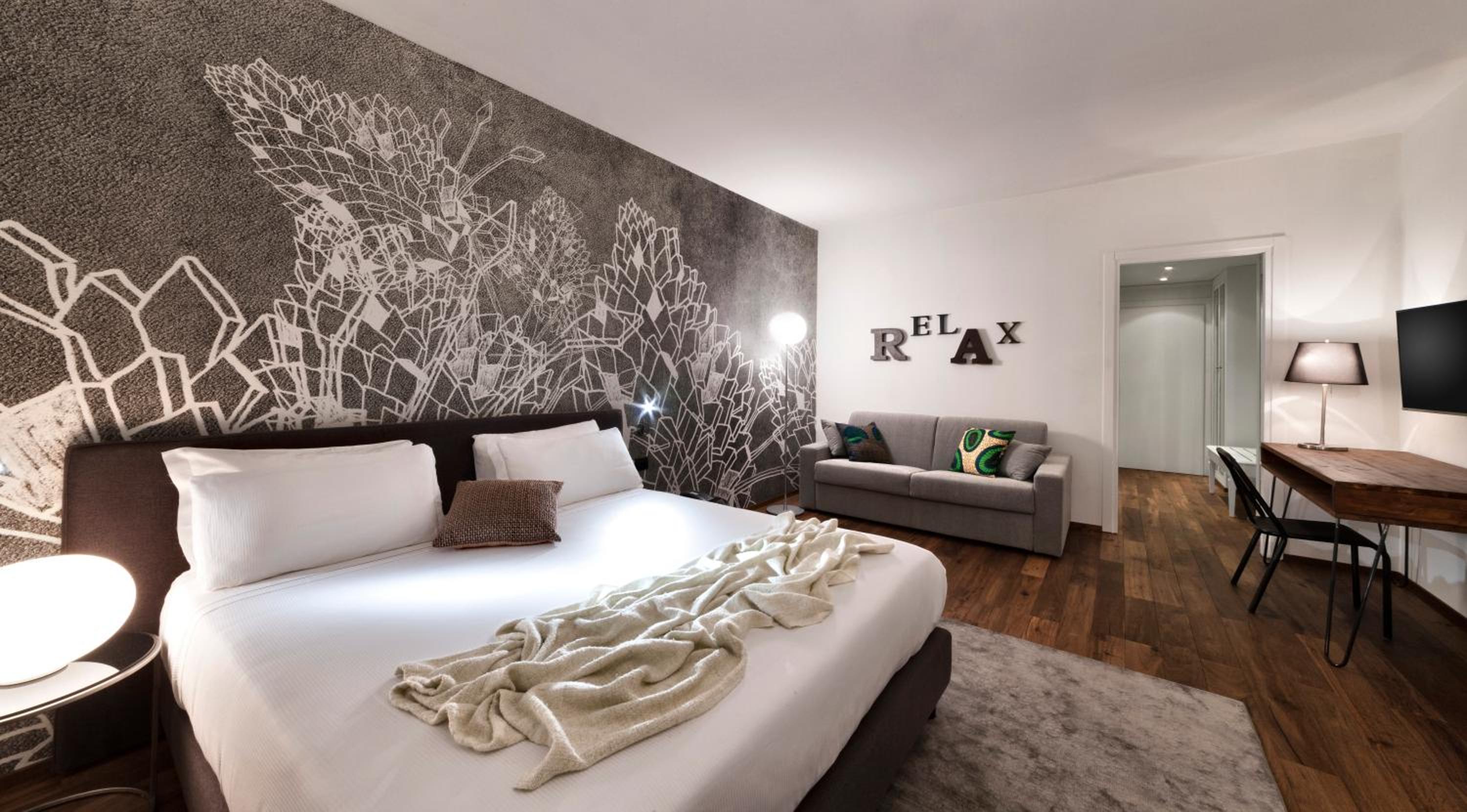 Junior Suite - Photo 1