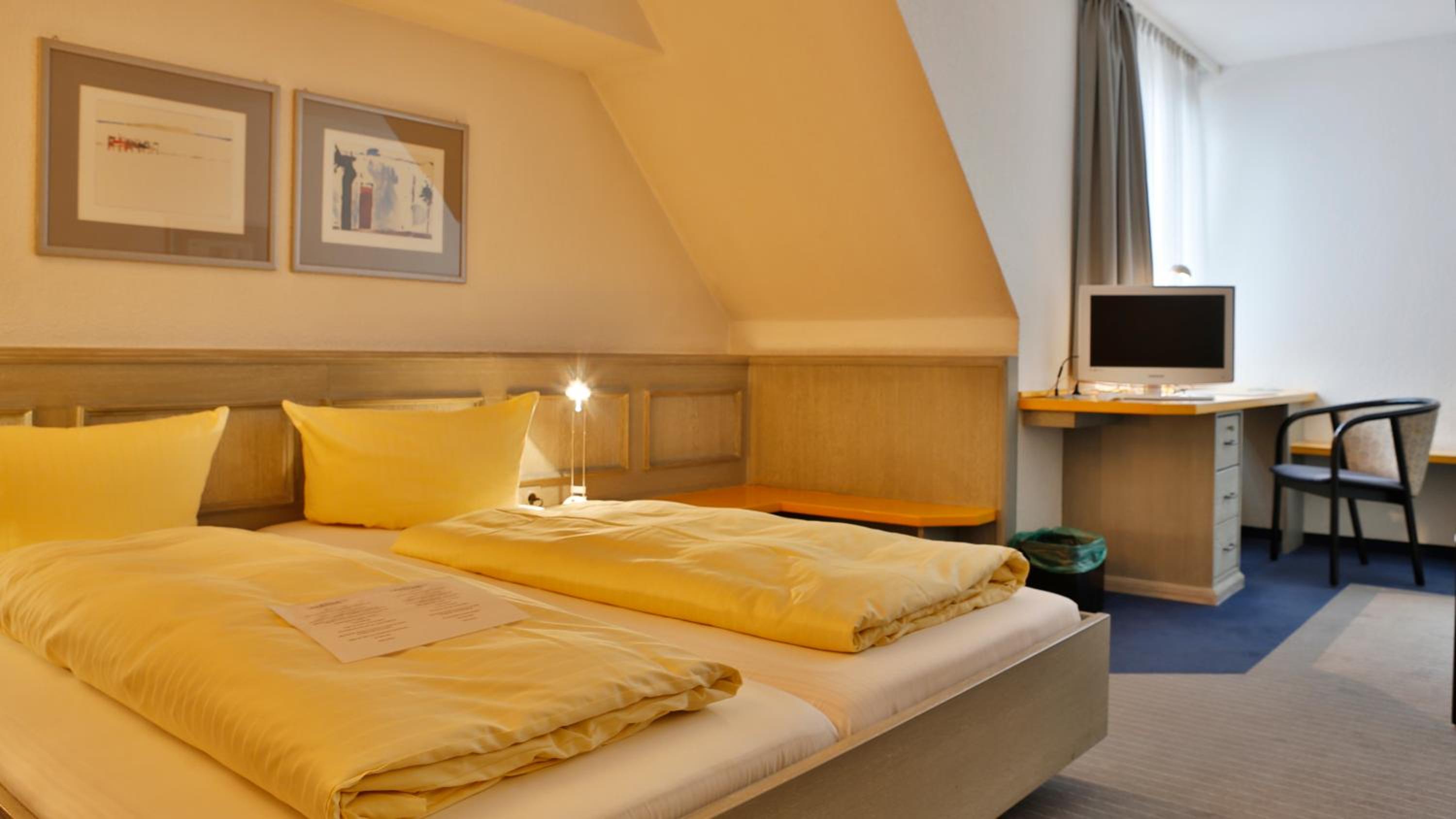 Double Room - Photo 16