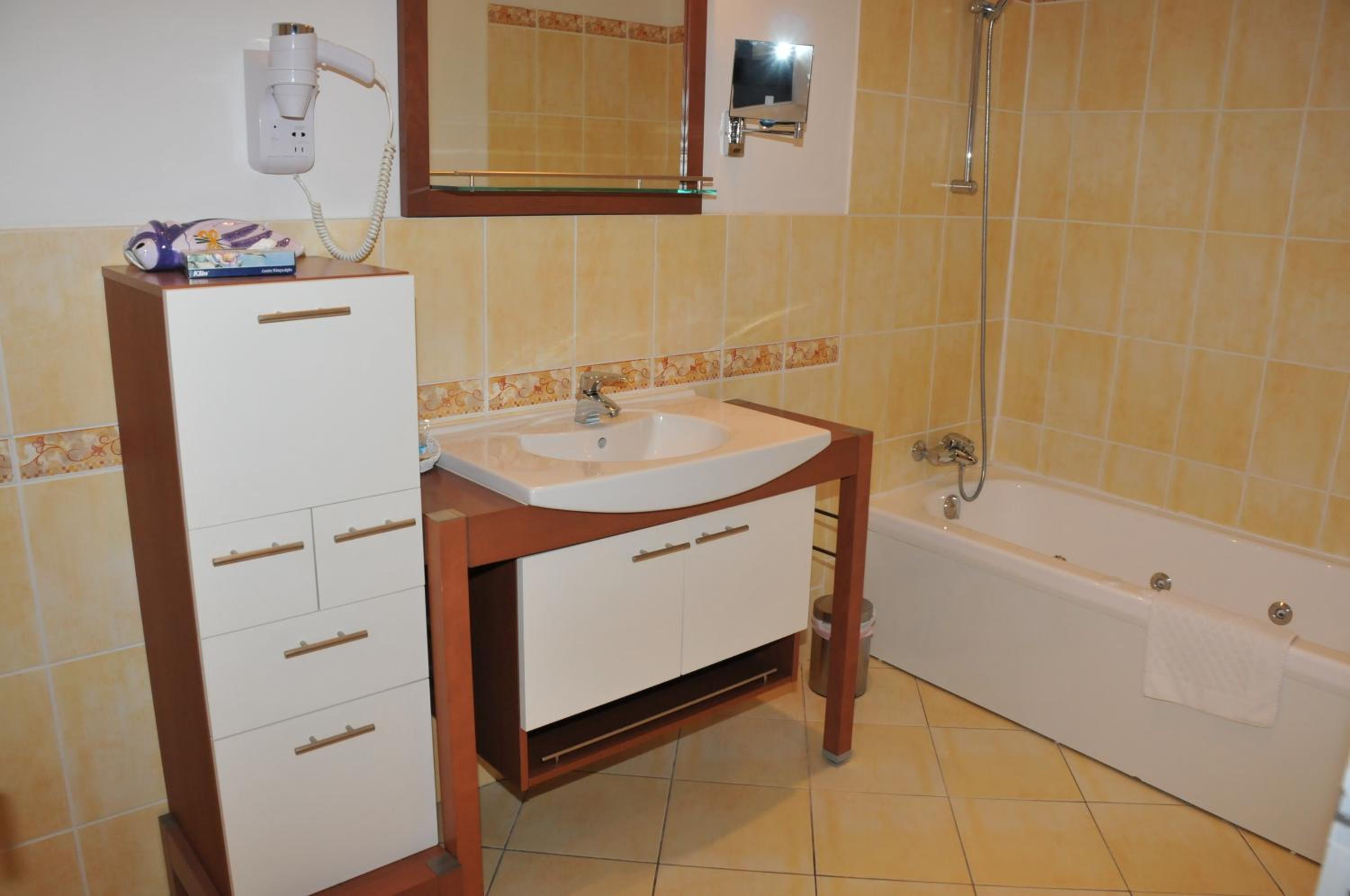 Double Room - Photo 4