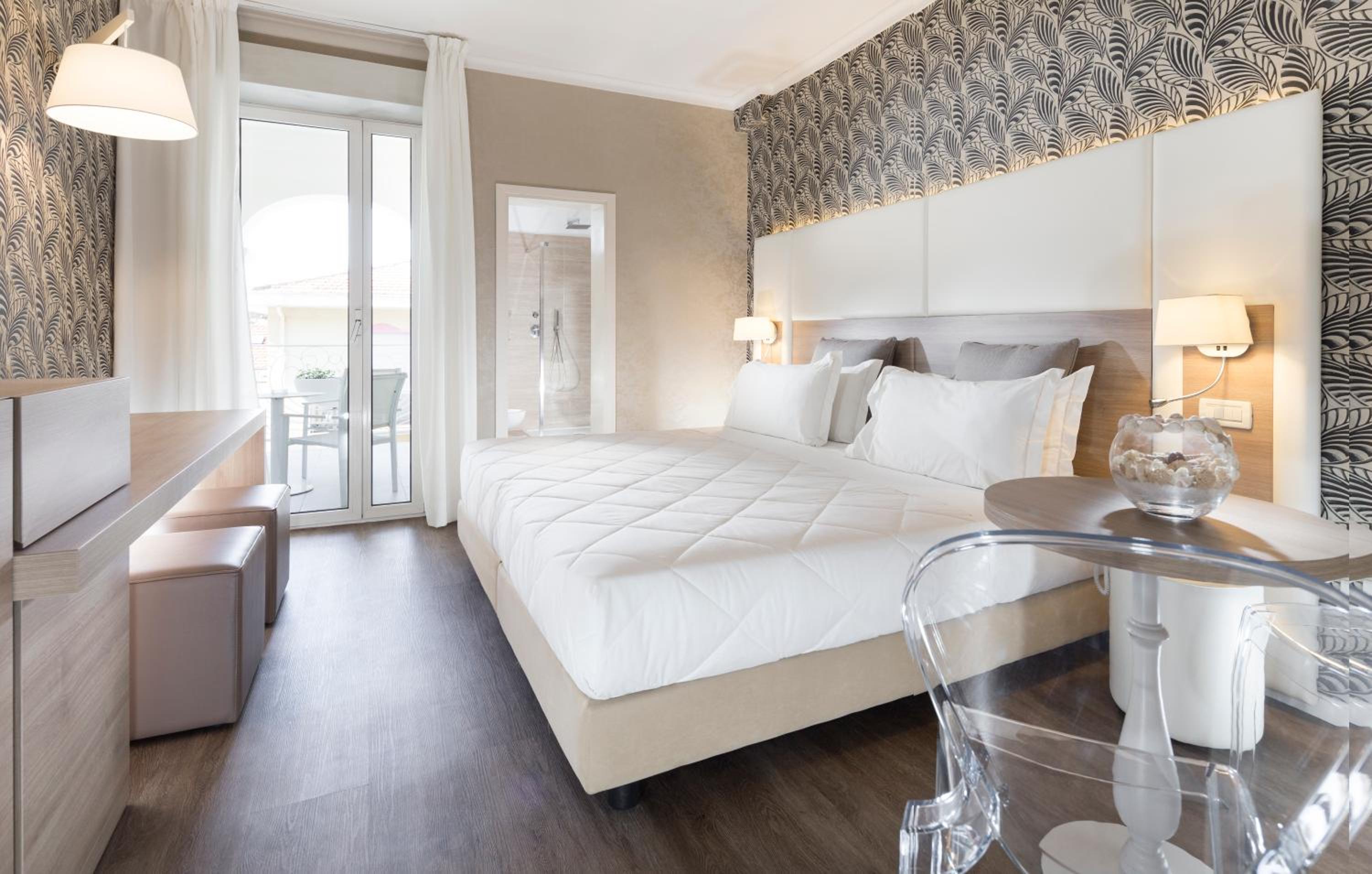 Double or Twin Room - Photo 2