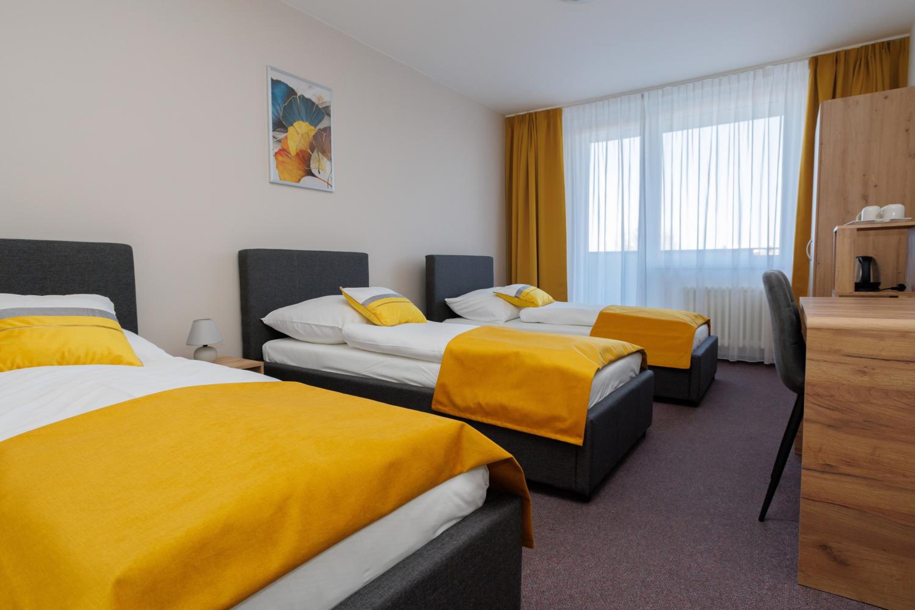 Triple Room with Balcony - Photo 1